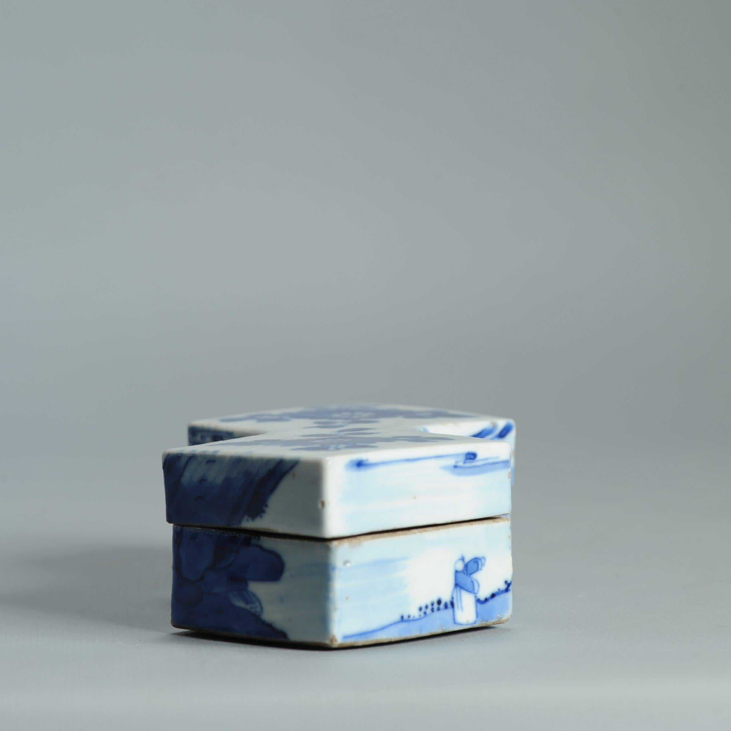Porcellana cinese antica del 17° secolo in blu e bianco Periodo di transizione o primi Qing In condizioni buone in vendita a Amsterdam, Noord Holland