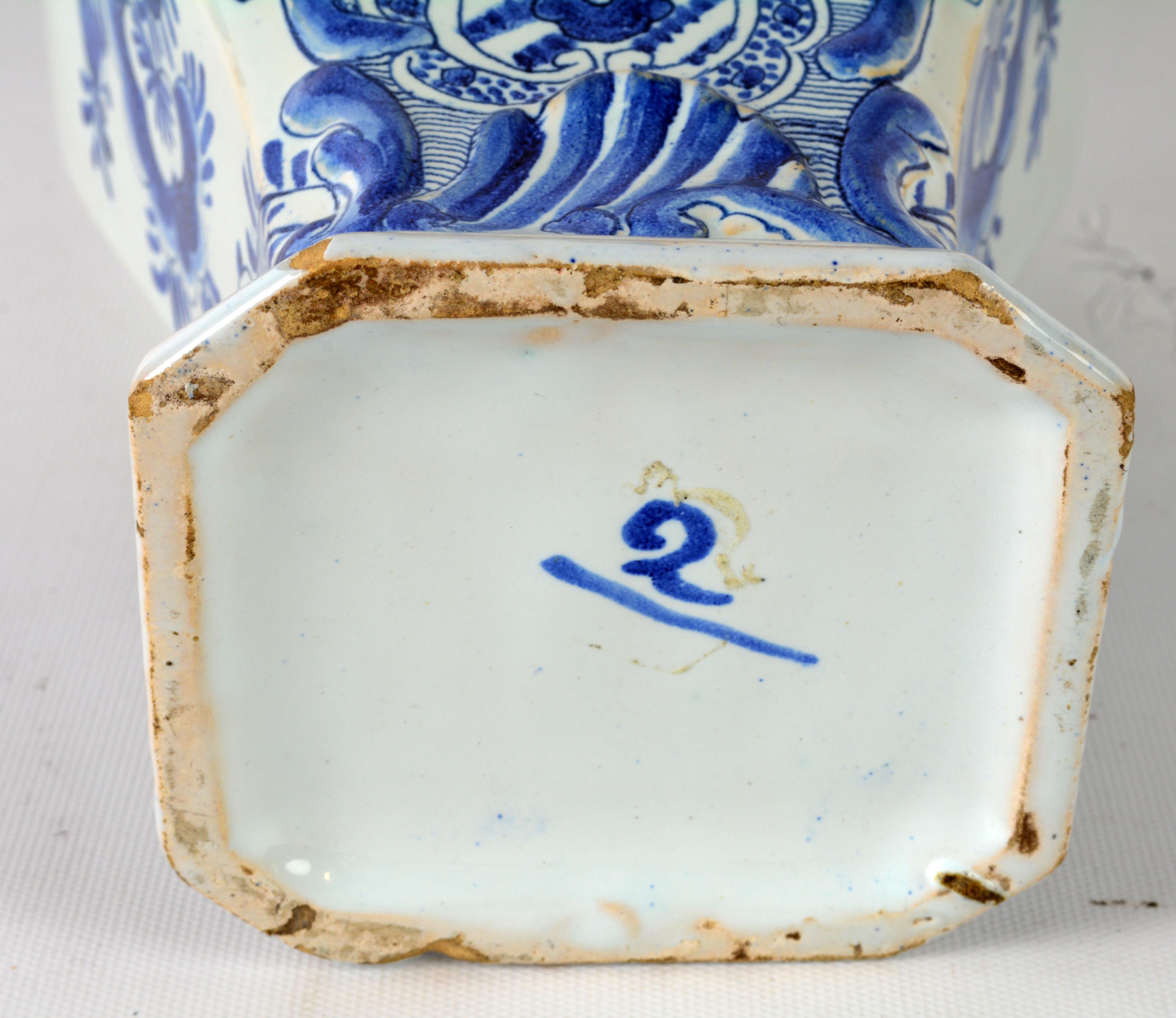 Blue and White 18th Century Delft Pottery Covered Octagonal Jar with Lion Finial 6