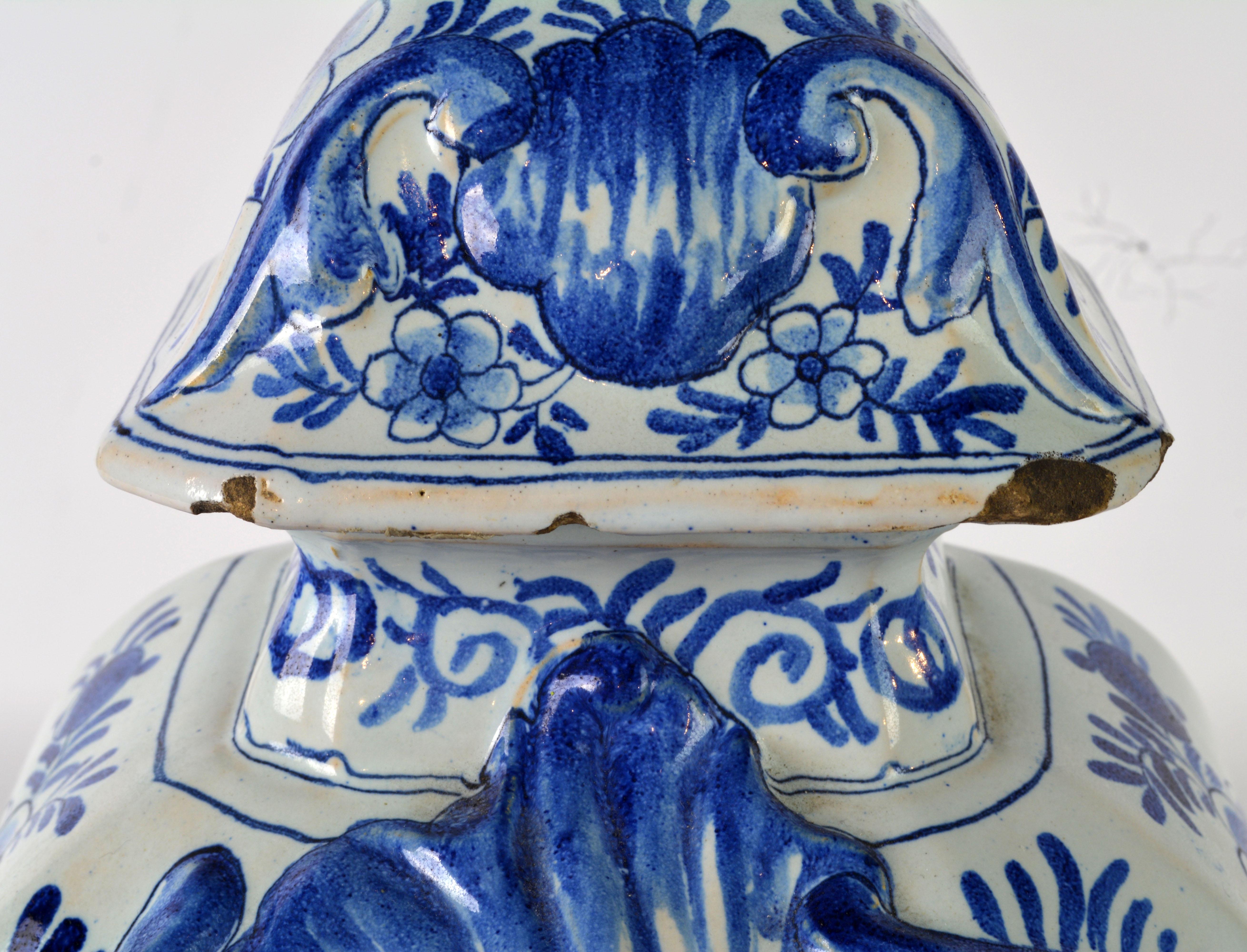 Blue and White 18th Century Delft Pottery Covered Octagonal Jar with Lion Finial 7