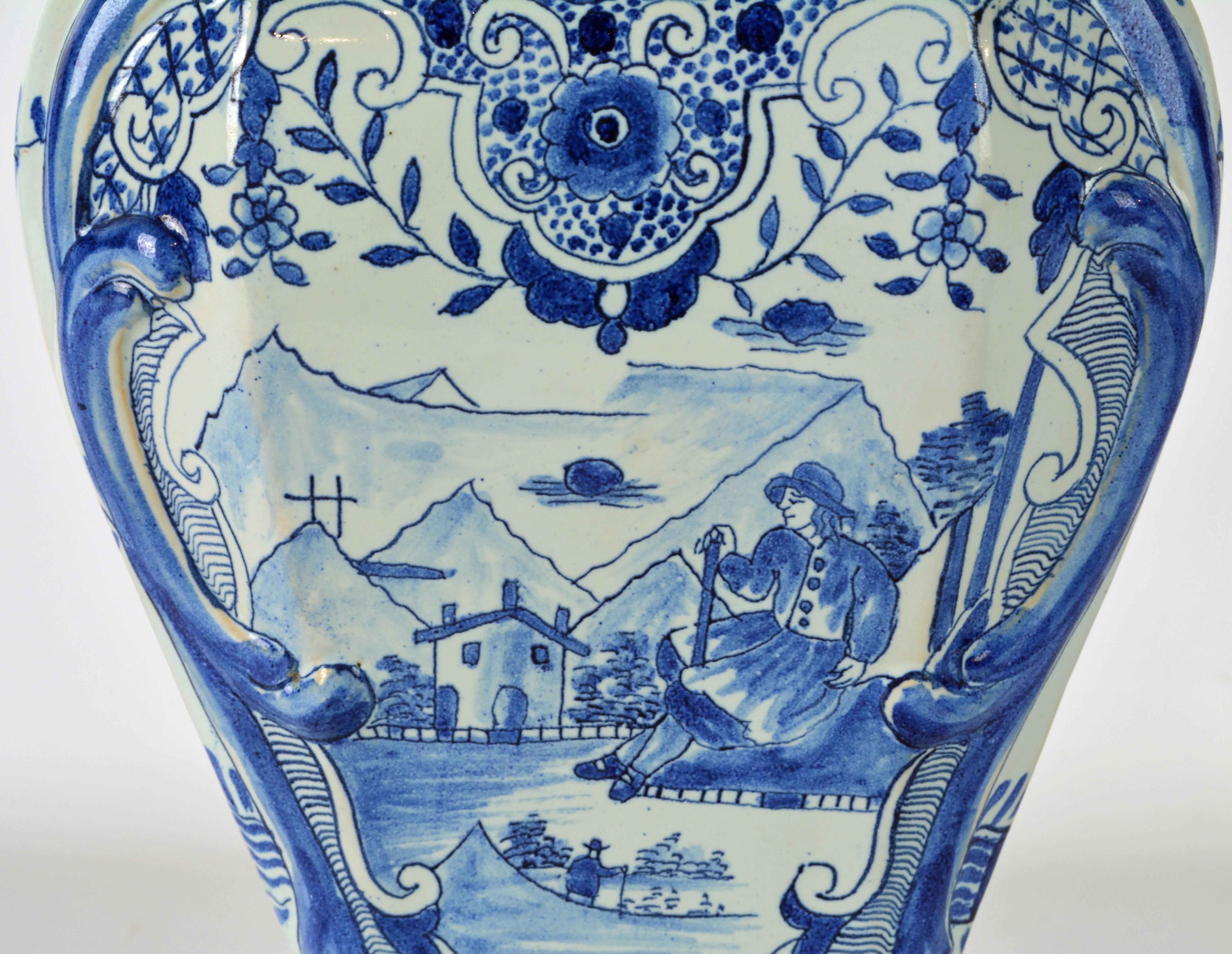 Blue and White 18th Century Delft Pottery Covered Octagonal Jar with Lion Finial 2