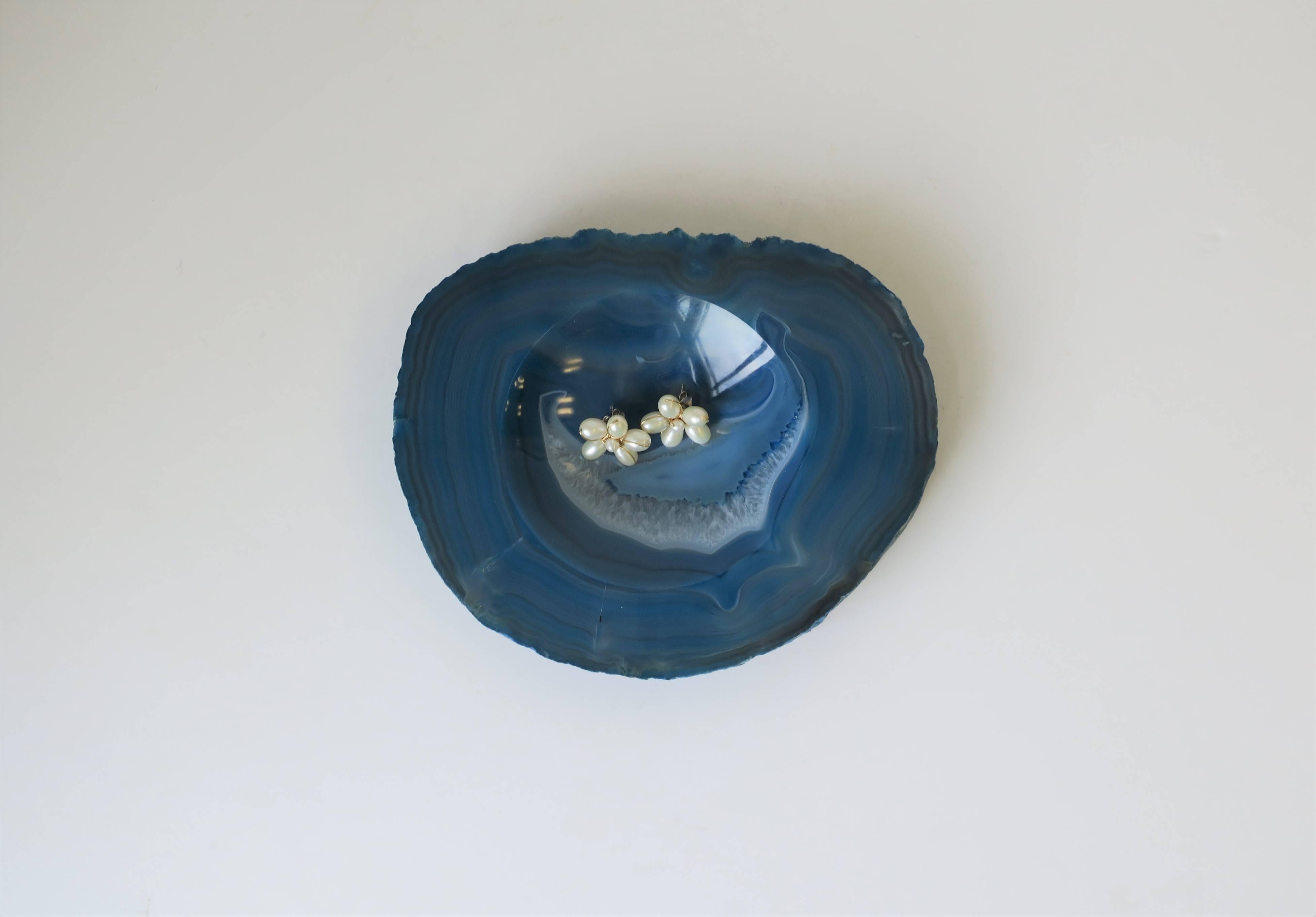 European Blue and White Agate Onyx Jewelry Dish or Decorative Object