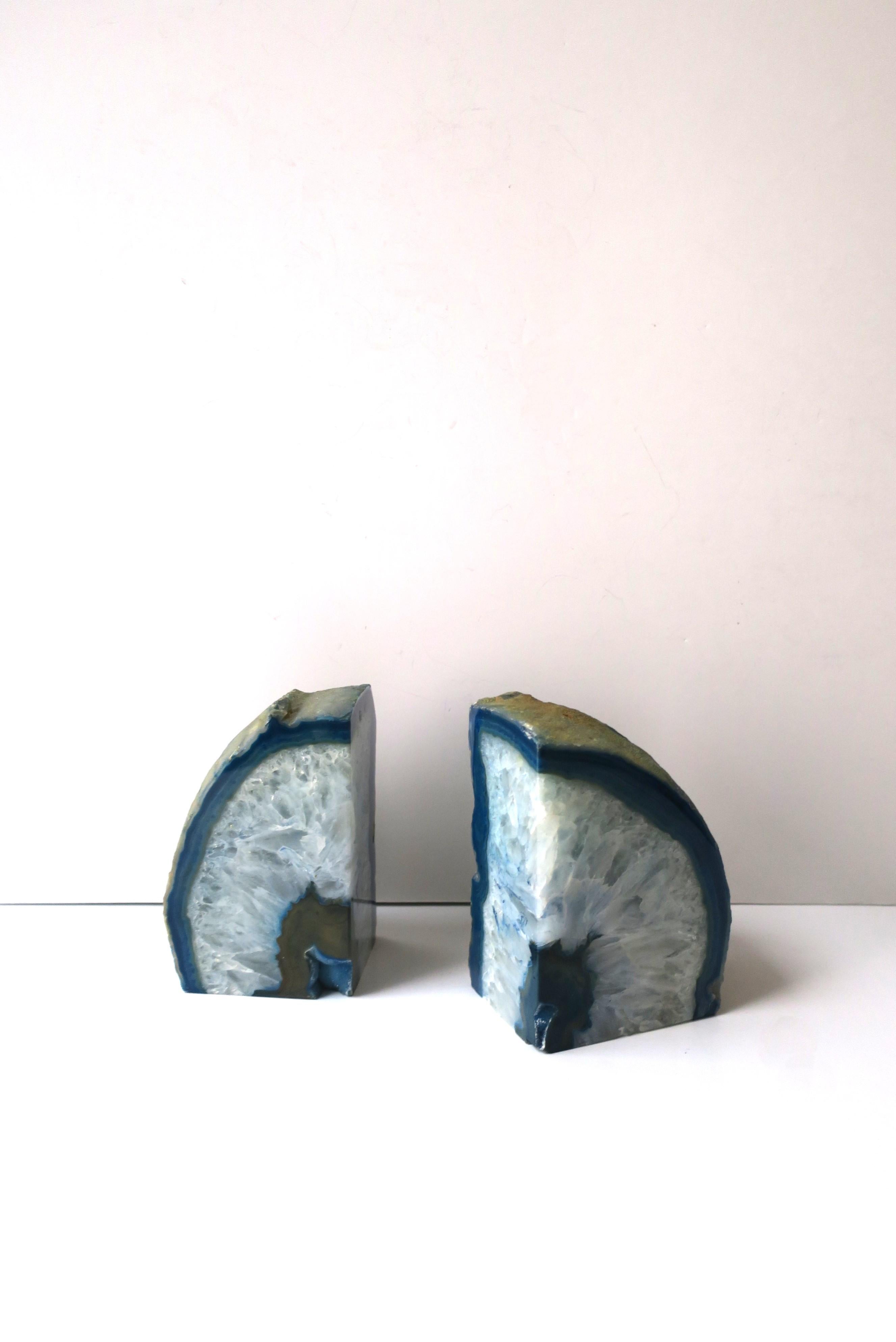 A substantial pair of blue and white quartz geode specimen bookends or decorative objects, circa late-20th century. A great pair for an office, a library, on a bookshelf, or as standalone decorative objects on top of books, on a large coffee table,