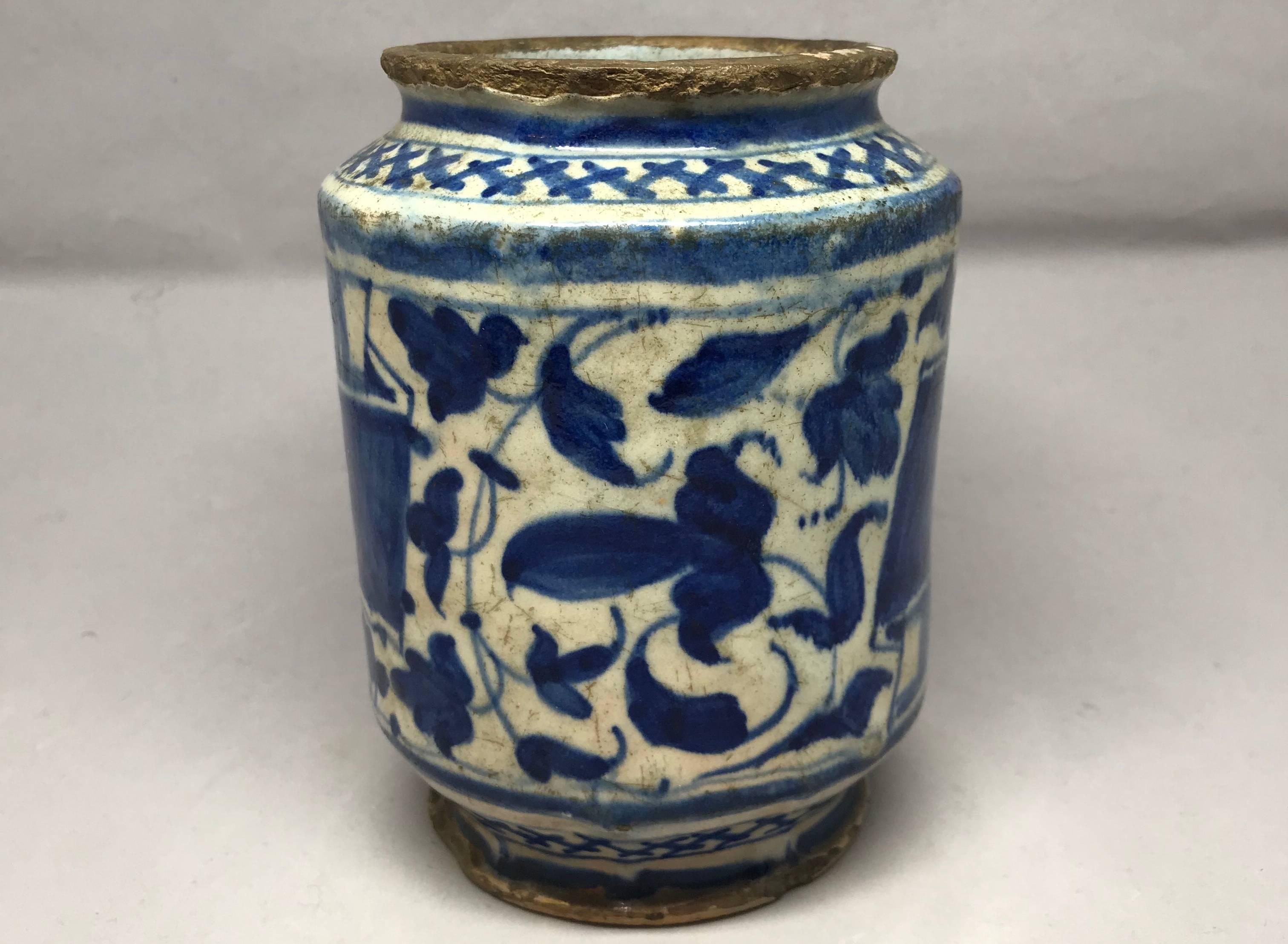 Blue and White Albarello Vase In Excellent Condition For Sale In New York, NY