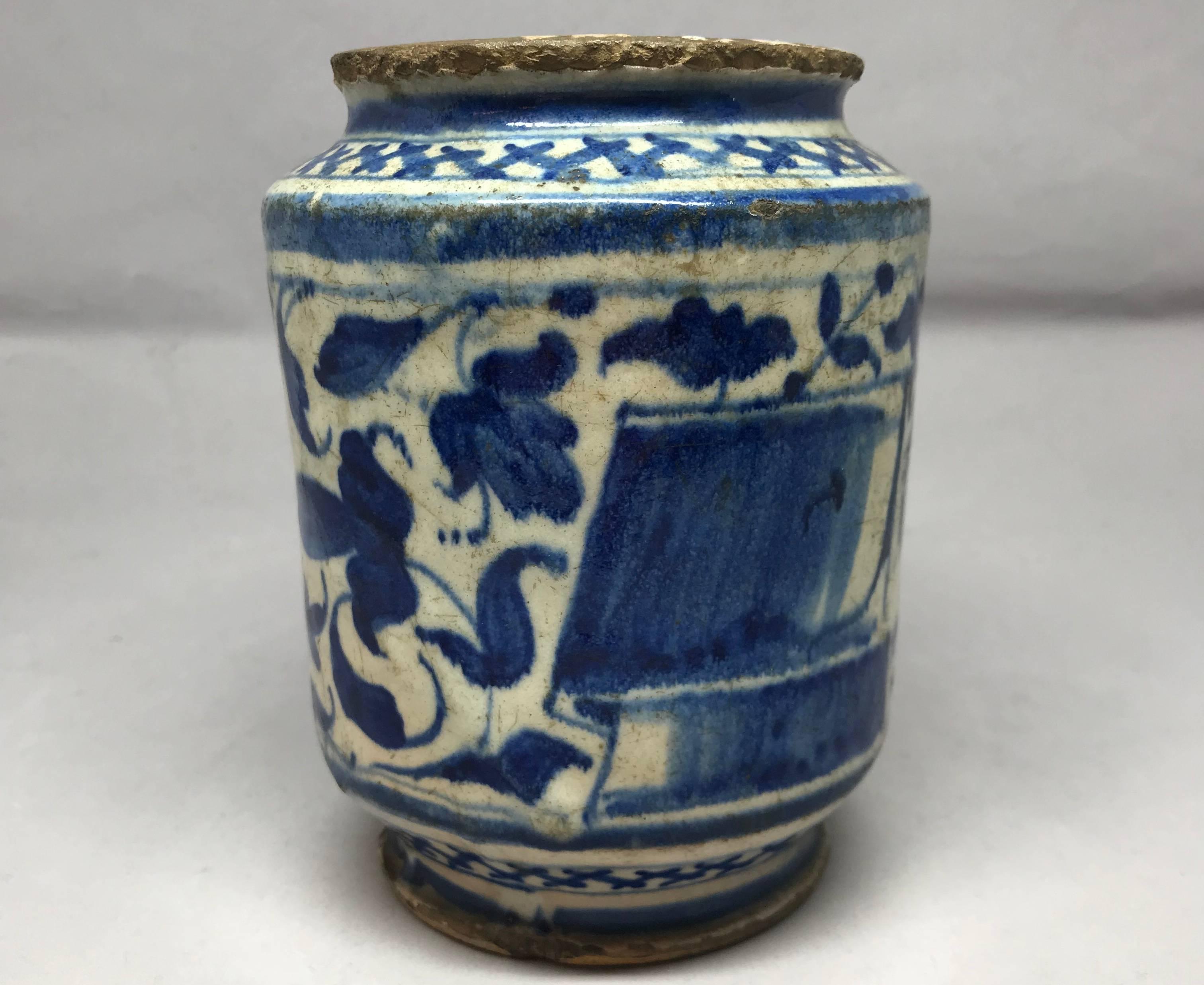 17ème siècle Vase Albarello bleu et blanc en vente