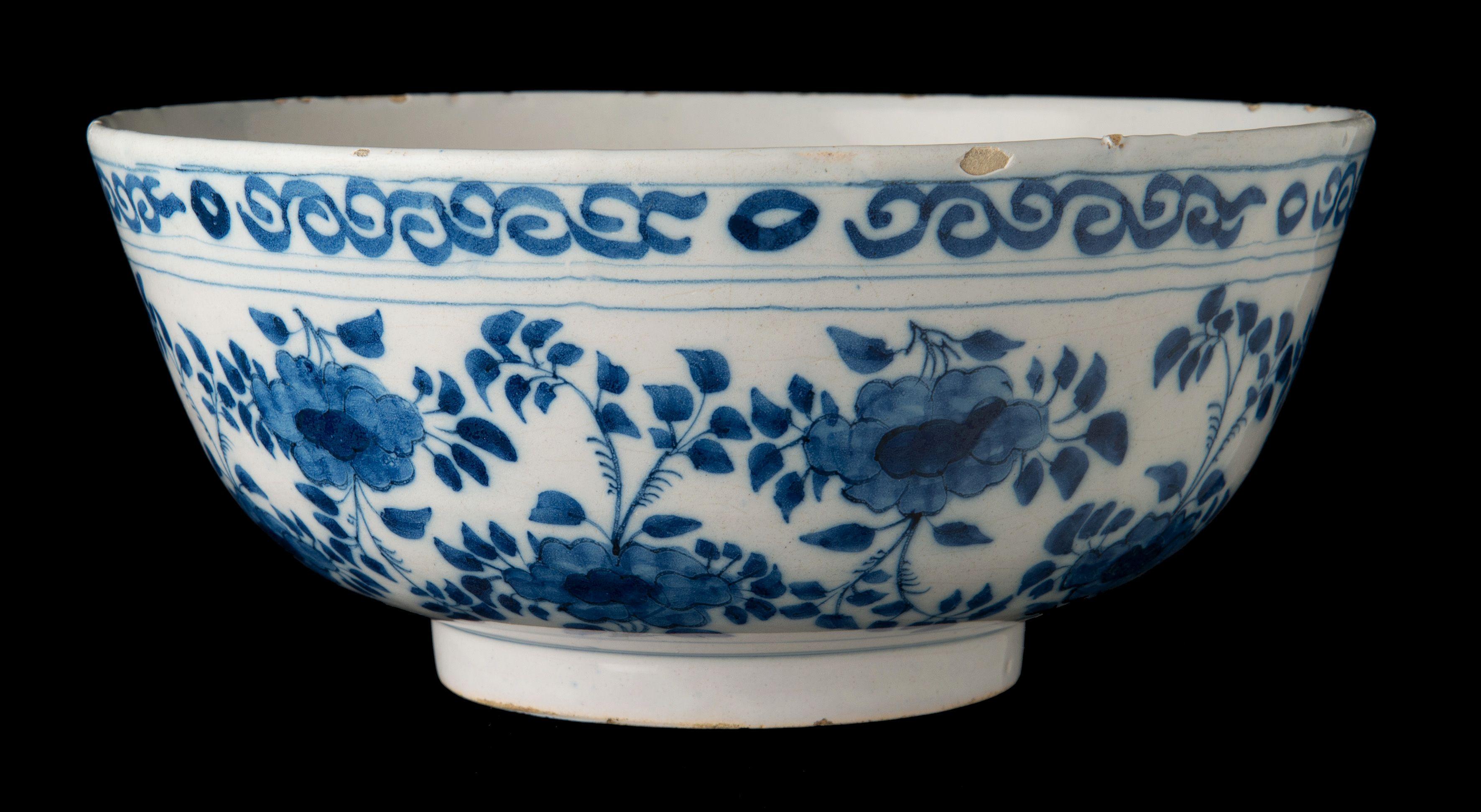 Baroque Blue and white bowl Delft, 1690-1710 For Sale