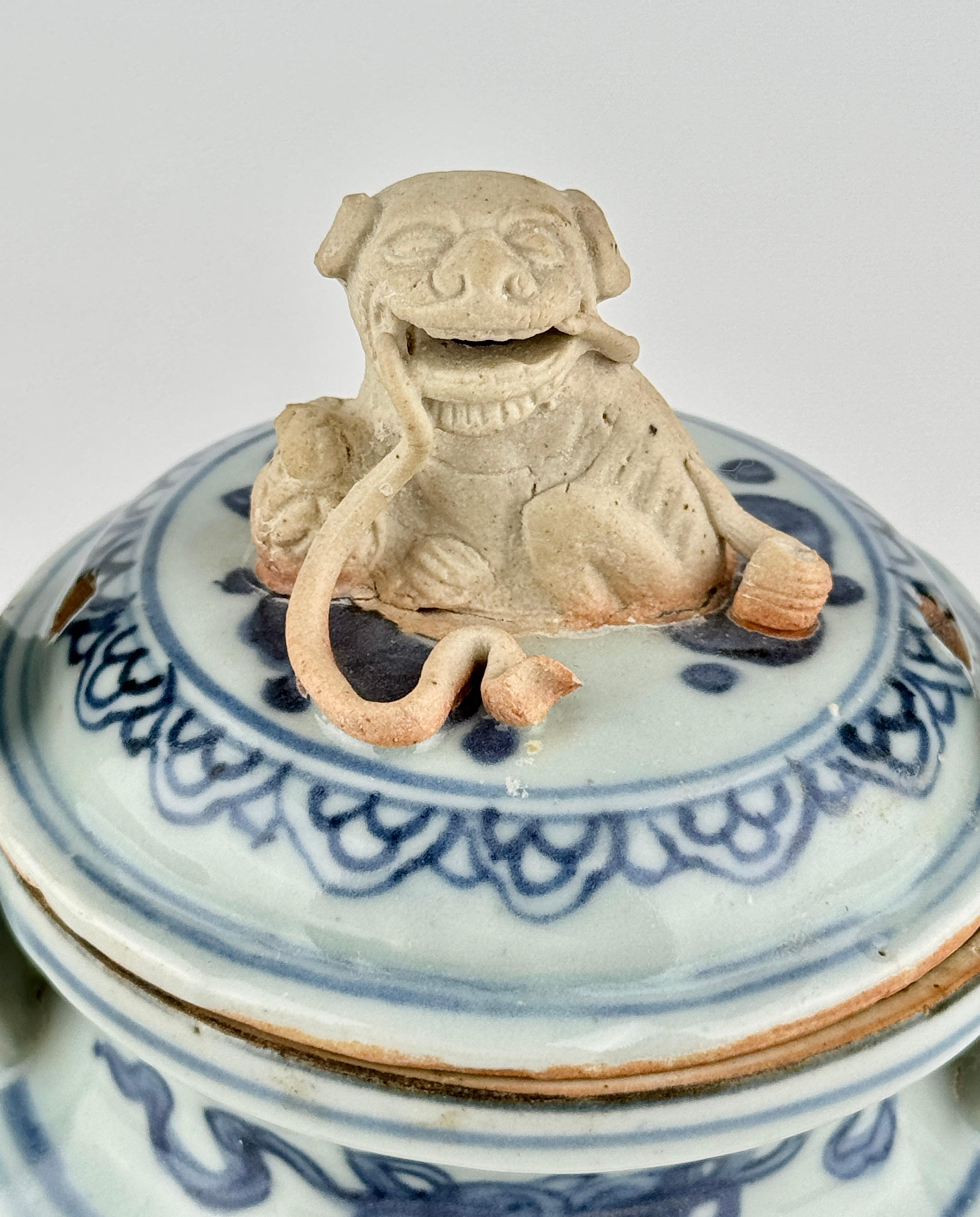 Glazed Blue and White Censer with Lotus Design and Lion Finial, Mid-Late Ming Dynasty