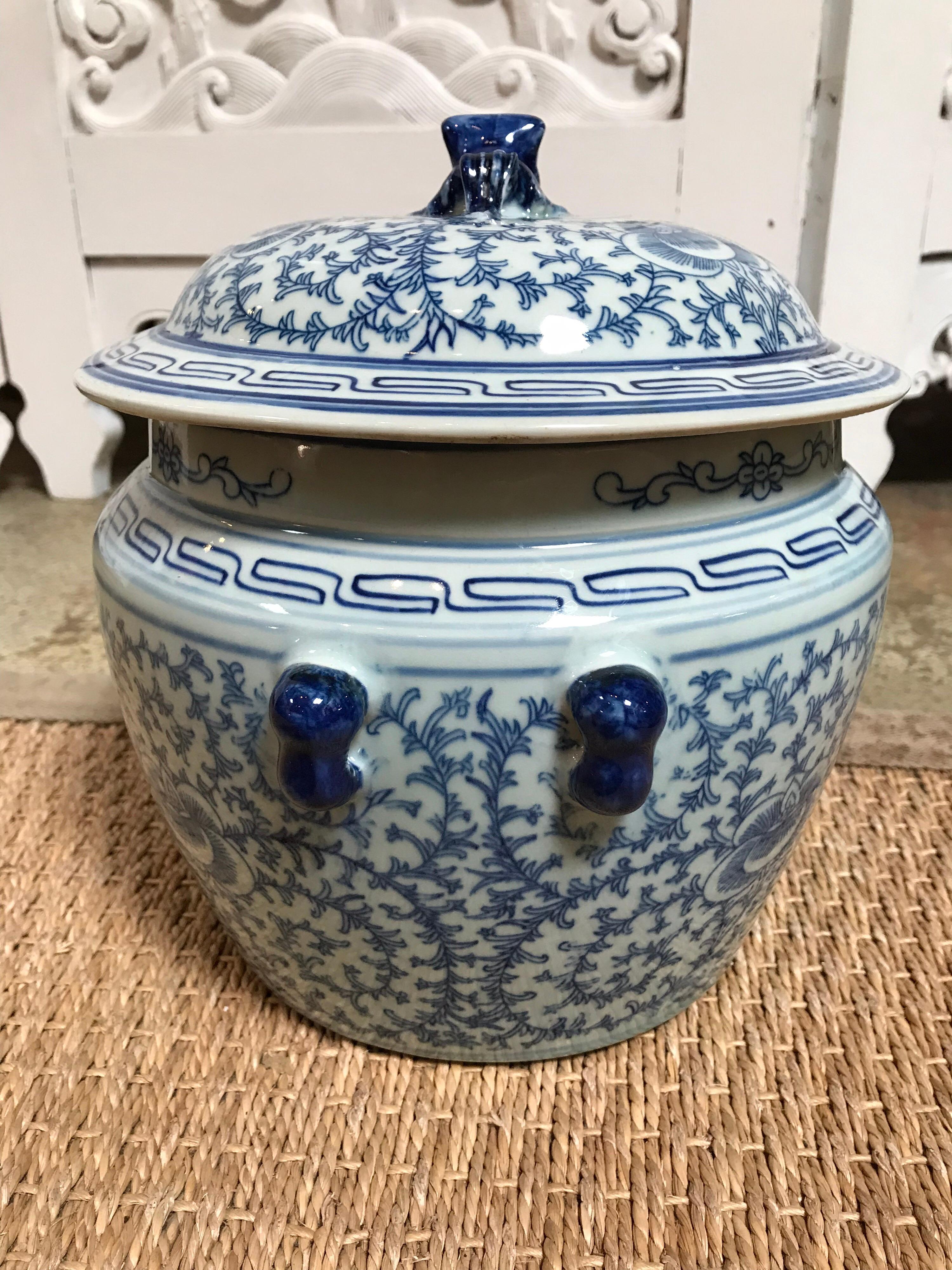 porcelain pot with lid