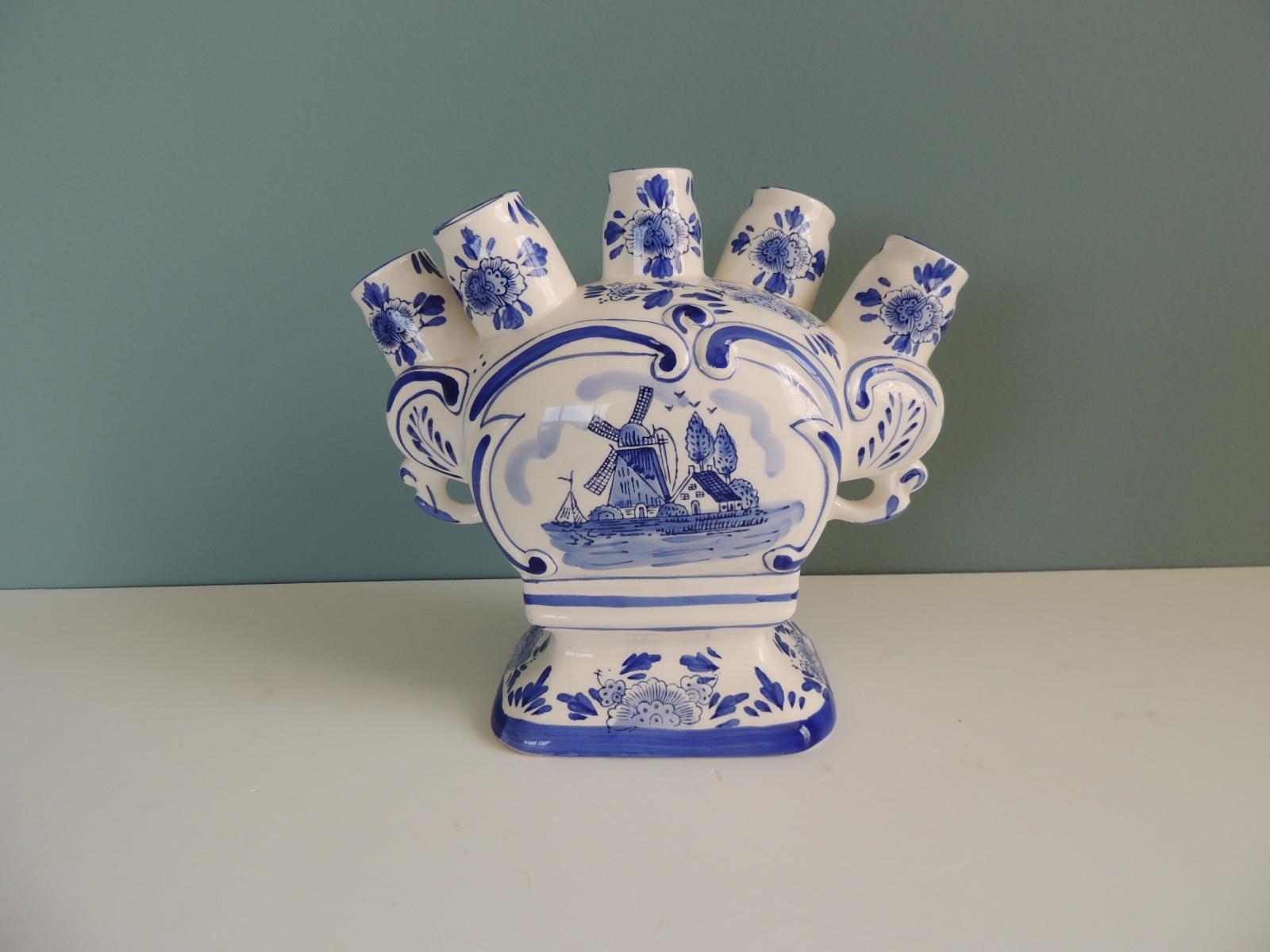 Blue and white ceramic hand painted tulipiere vase.
Size: 9