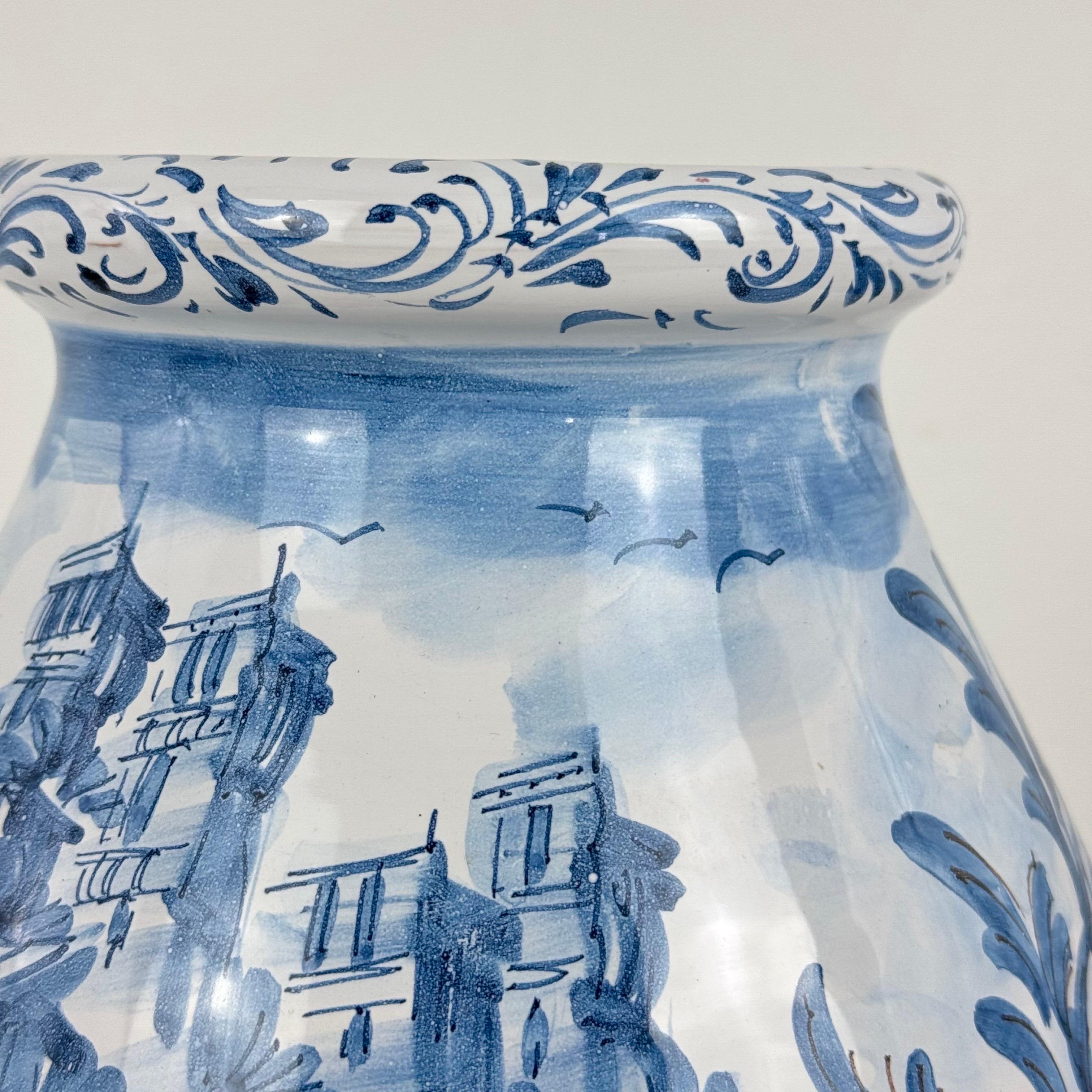 Blau-weiße Vase mit Putten und Landschaft von Ernani, Albisola, Italien, 1940er Jahre im Angebot 7
