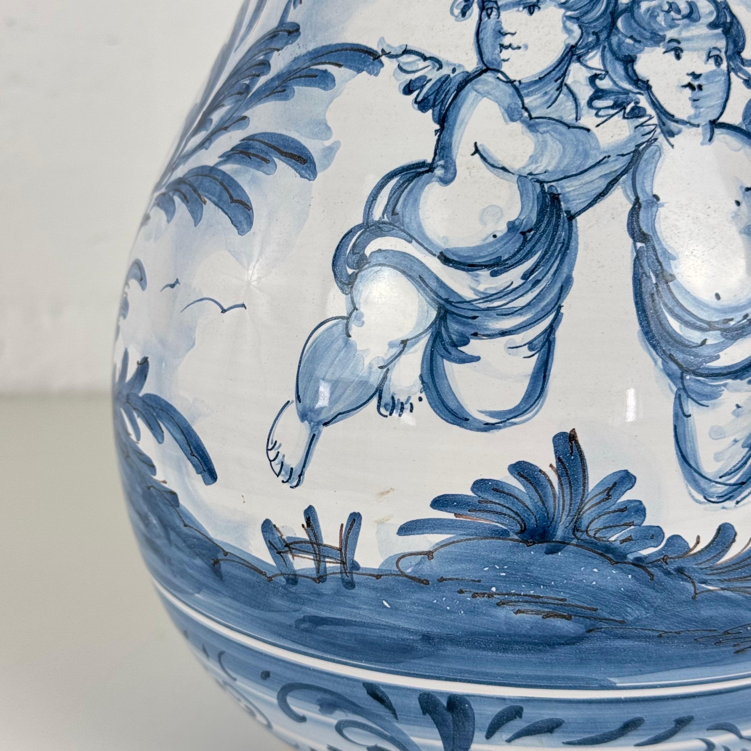 Blau-weiße Vase mit Putten und Landschaft von Ernani, Albisola, Italien, 1940er Jahre (Art déco) im Angebot