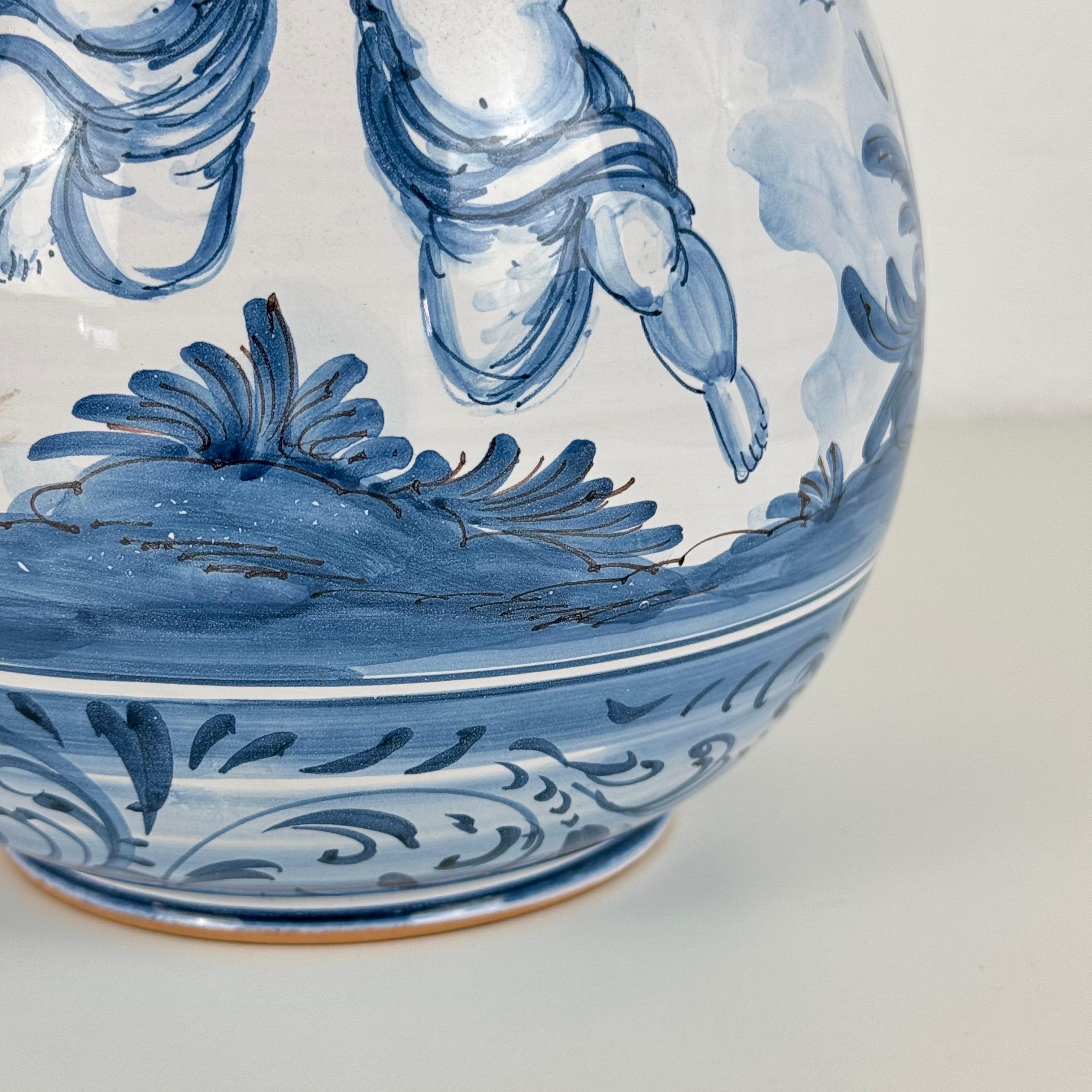 Blau-weiße Vase mit Putten und Landschaft von Ernani, Albisola, Italien, 1940er Jahre im Zustand „Gut“ im Angebot in Bagnolo Mella, Brescia