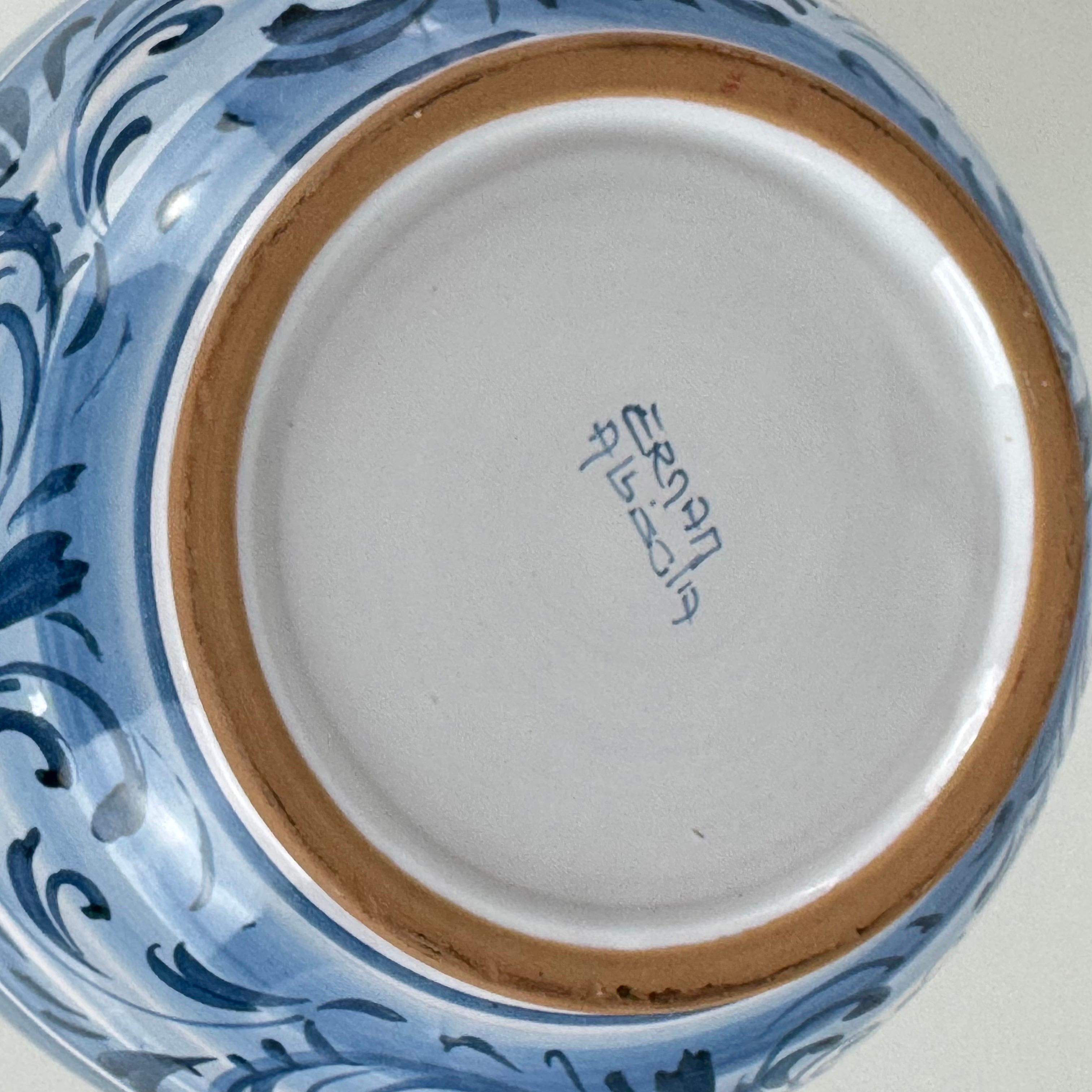 Blau-weiße Vase mit Putten und Landschaft von Ernani, Albisola, Italien, 1940er Jahre (Keramik) im Angebot