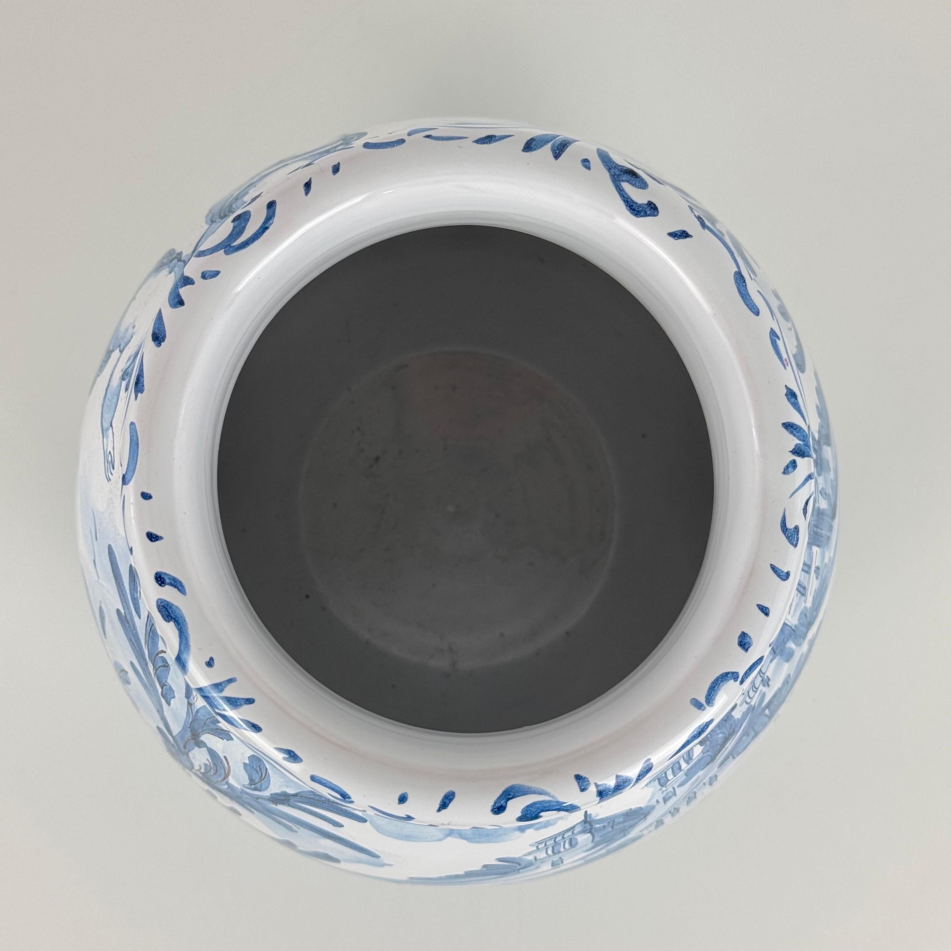 Blau-weiße Vase mit Putten und Landschaft von Ernani, Albisola, Italien, 1940er Jahre im Angebot 1