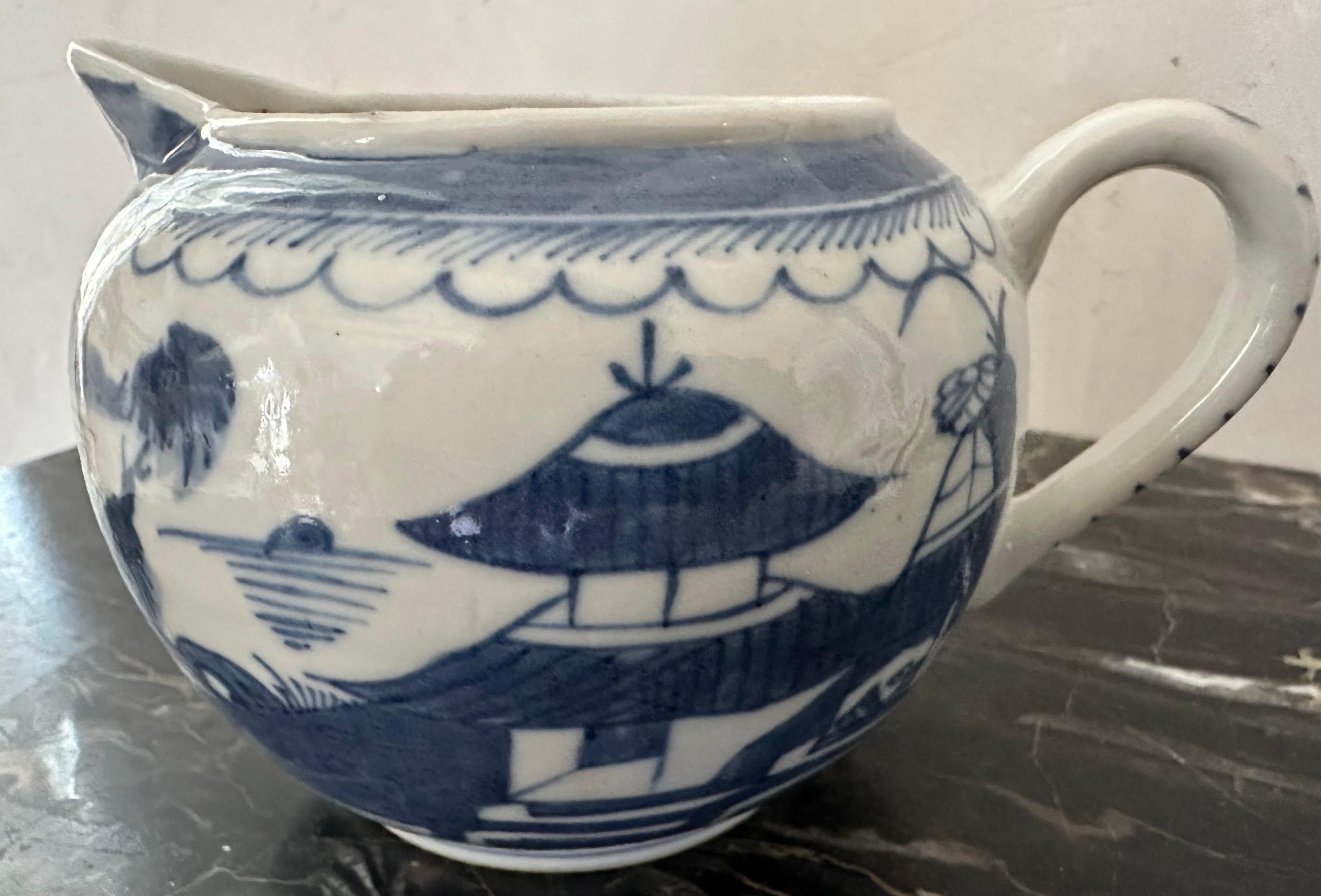 Chinesischer Export- Milchkännchen in Blau und Weiß im Angebot 2