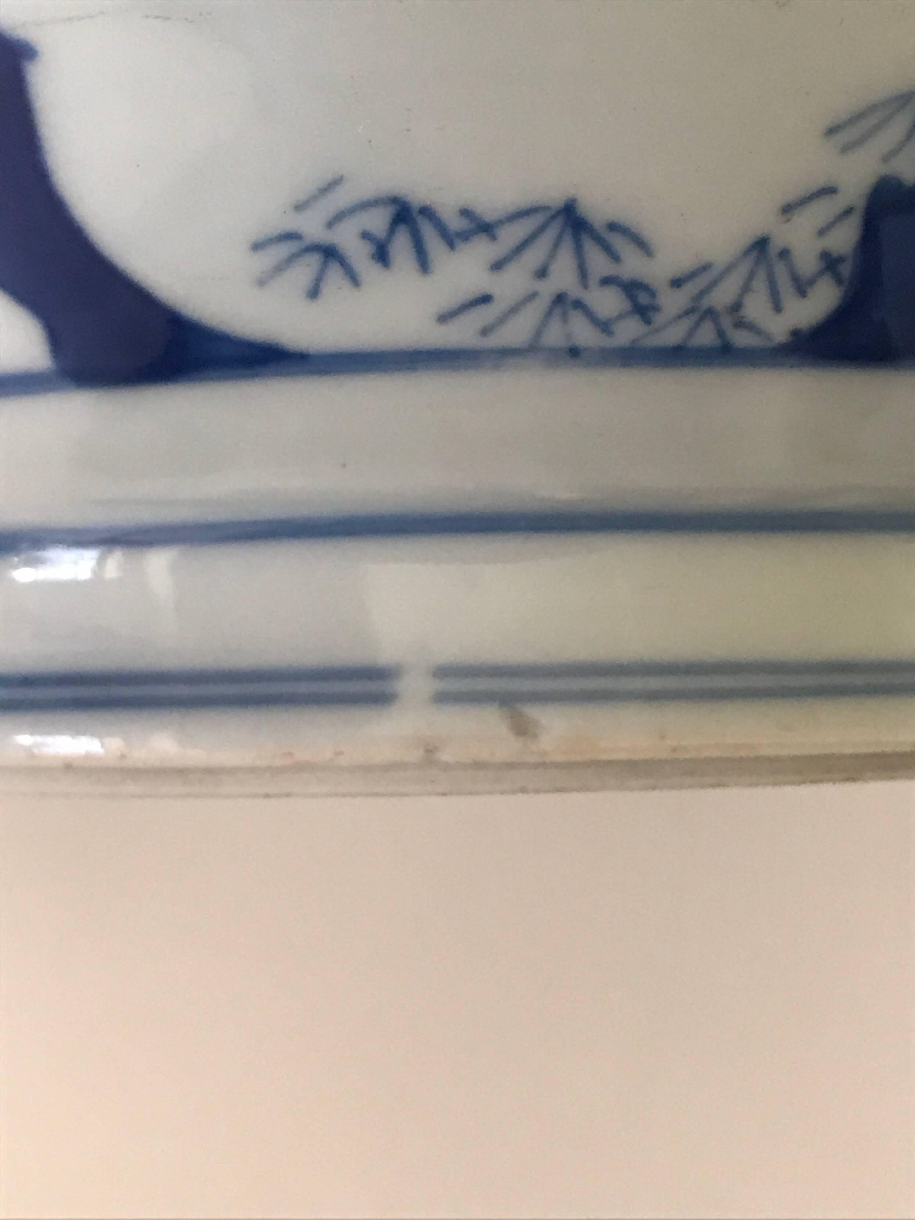 Blue and White Chinese Kangxi 1662-1722 Period Jar For Sale 5