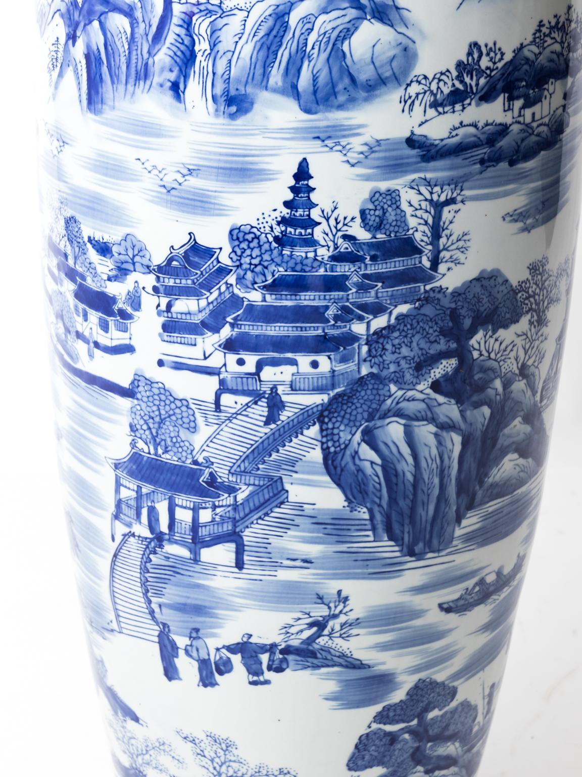 Blue and White Chinese Palace Vase 4