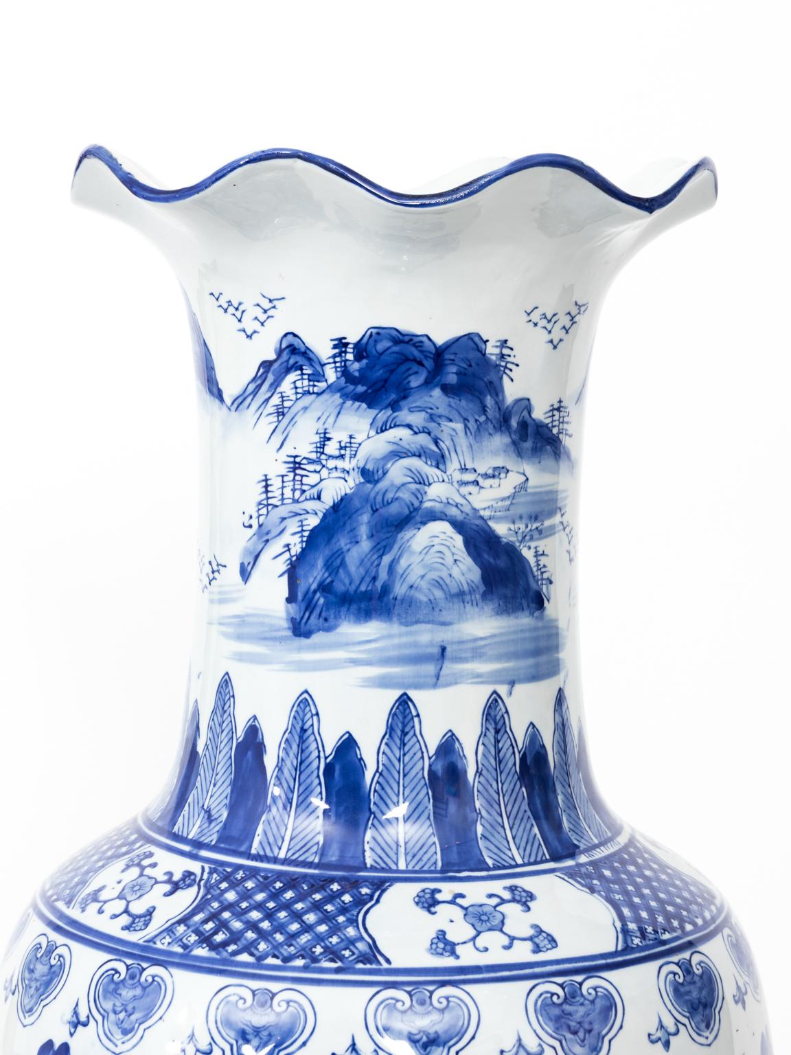 Blue and White Chinese Palace Vase 5