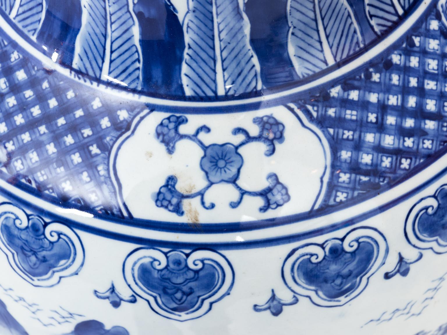 Blue and White Chinese Palace Vase 1