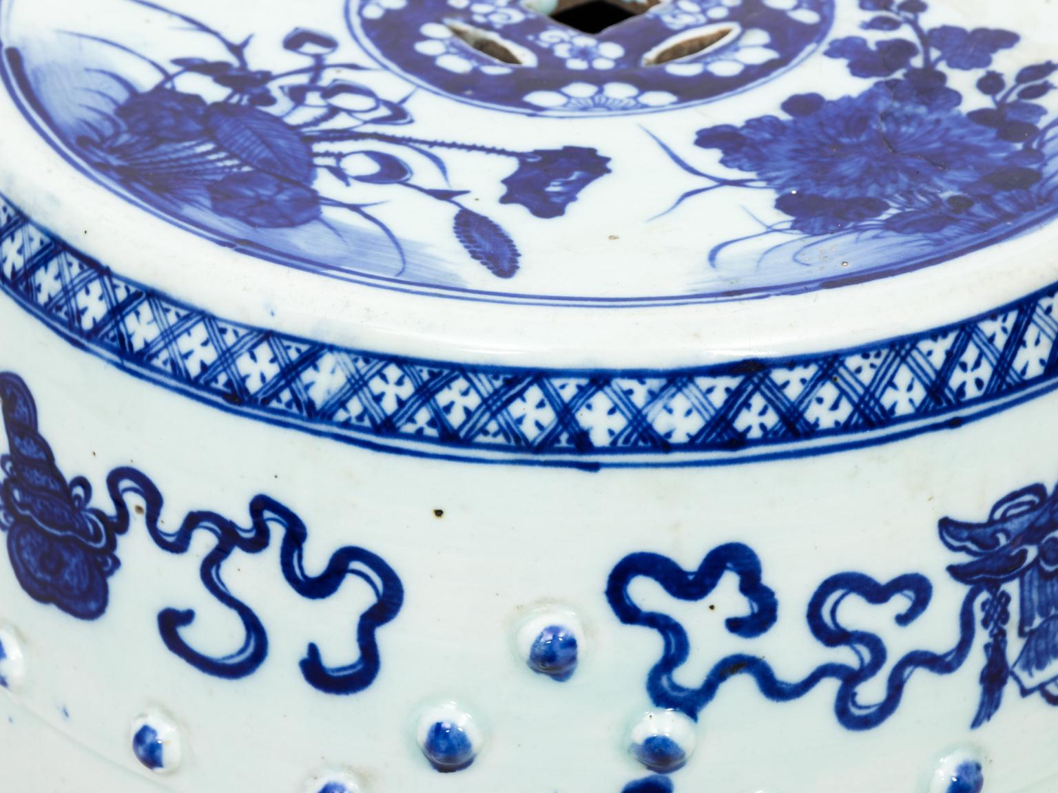 Blue and White Chinese Porcelain Garden Seat 3