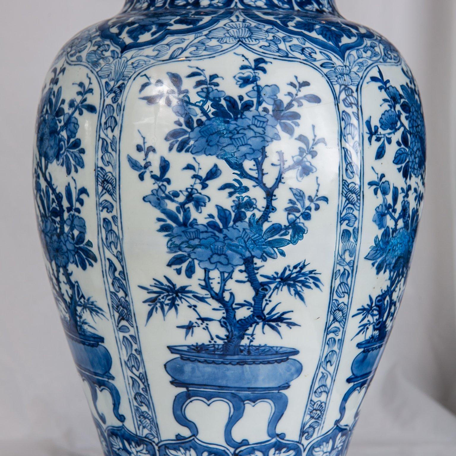 Blue and White Chinese Porcelain Ginger Jars 8