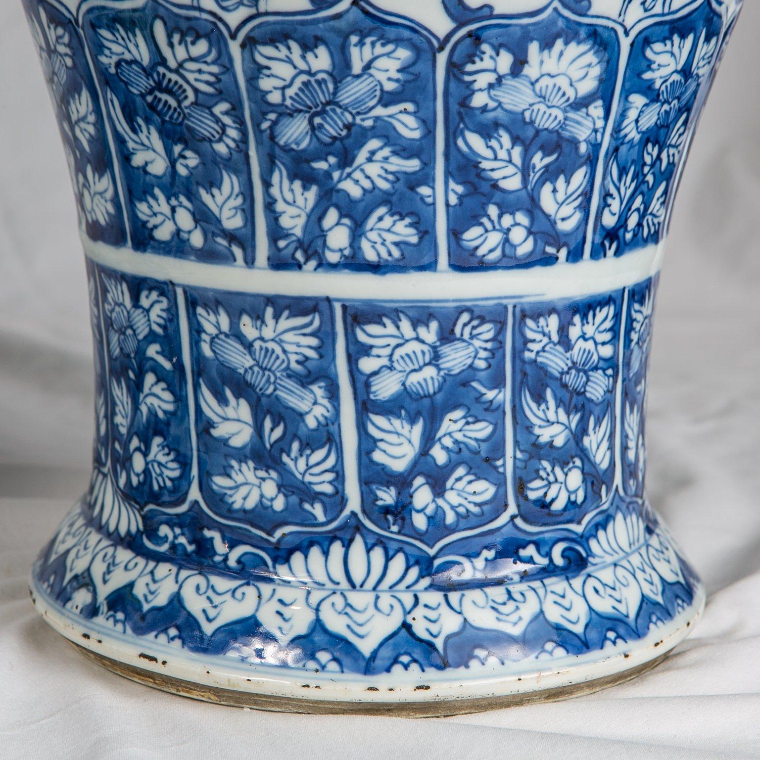 Blue and White Chinese Porcelain Ginger Jars 9