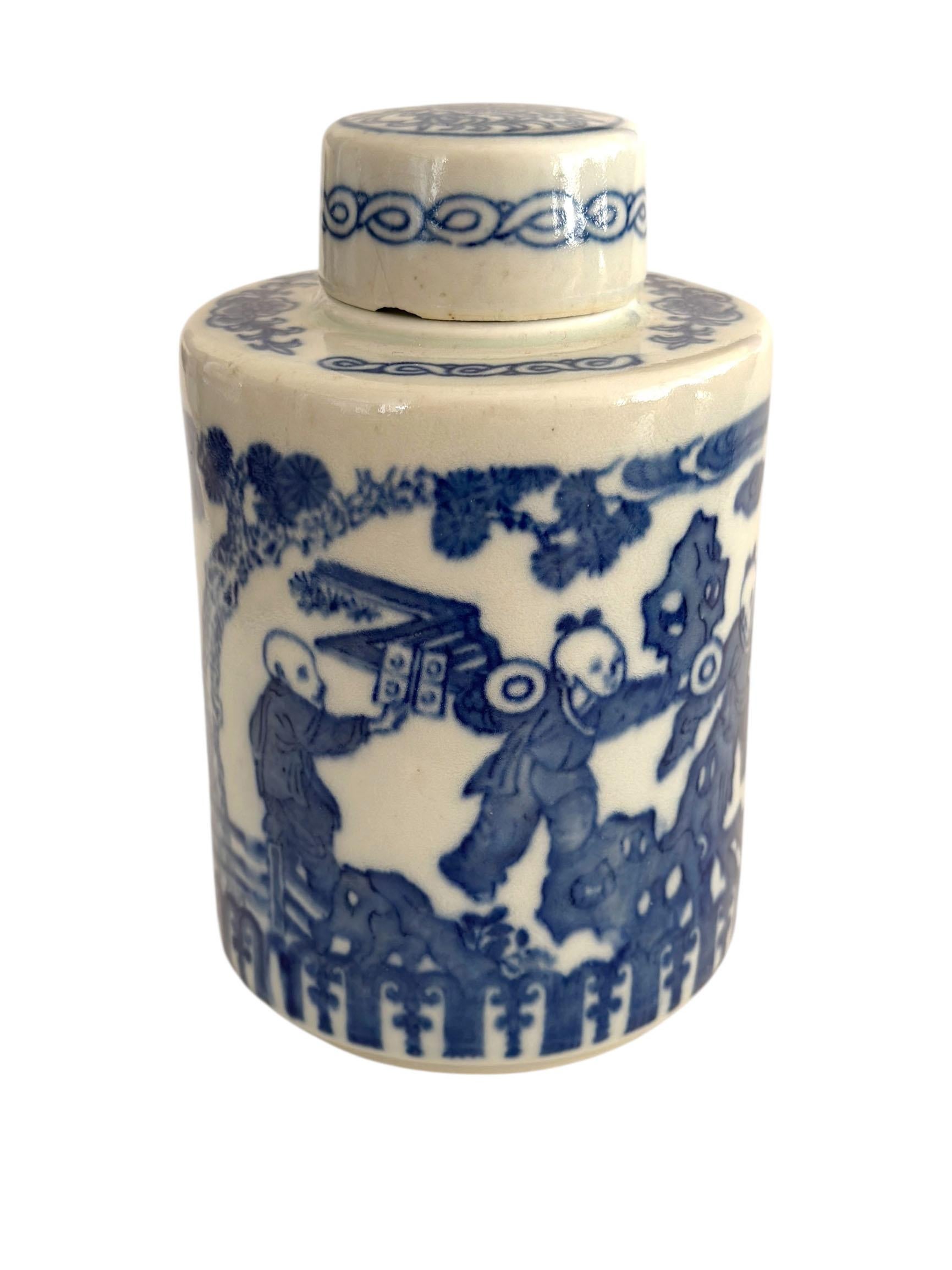 Blue and White Chinese Porcelain Tea Caddy with Boys at Play Motif In Good Condition For Sale In Clearwater, FL