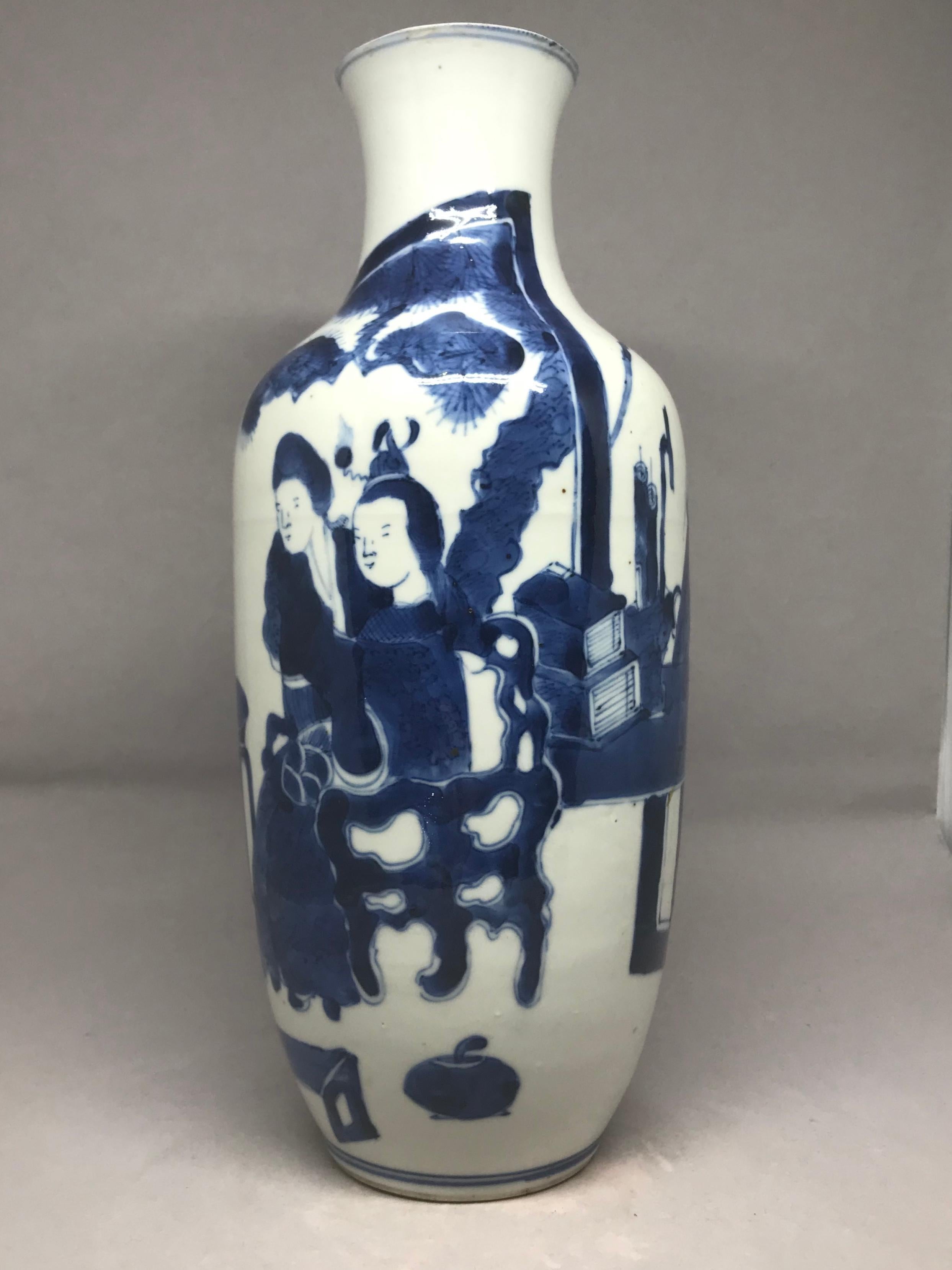 19th Century Blue and White Chinese Vase For Sale