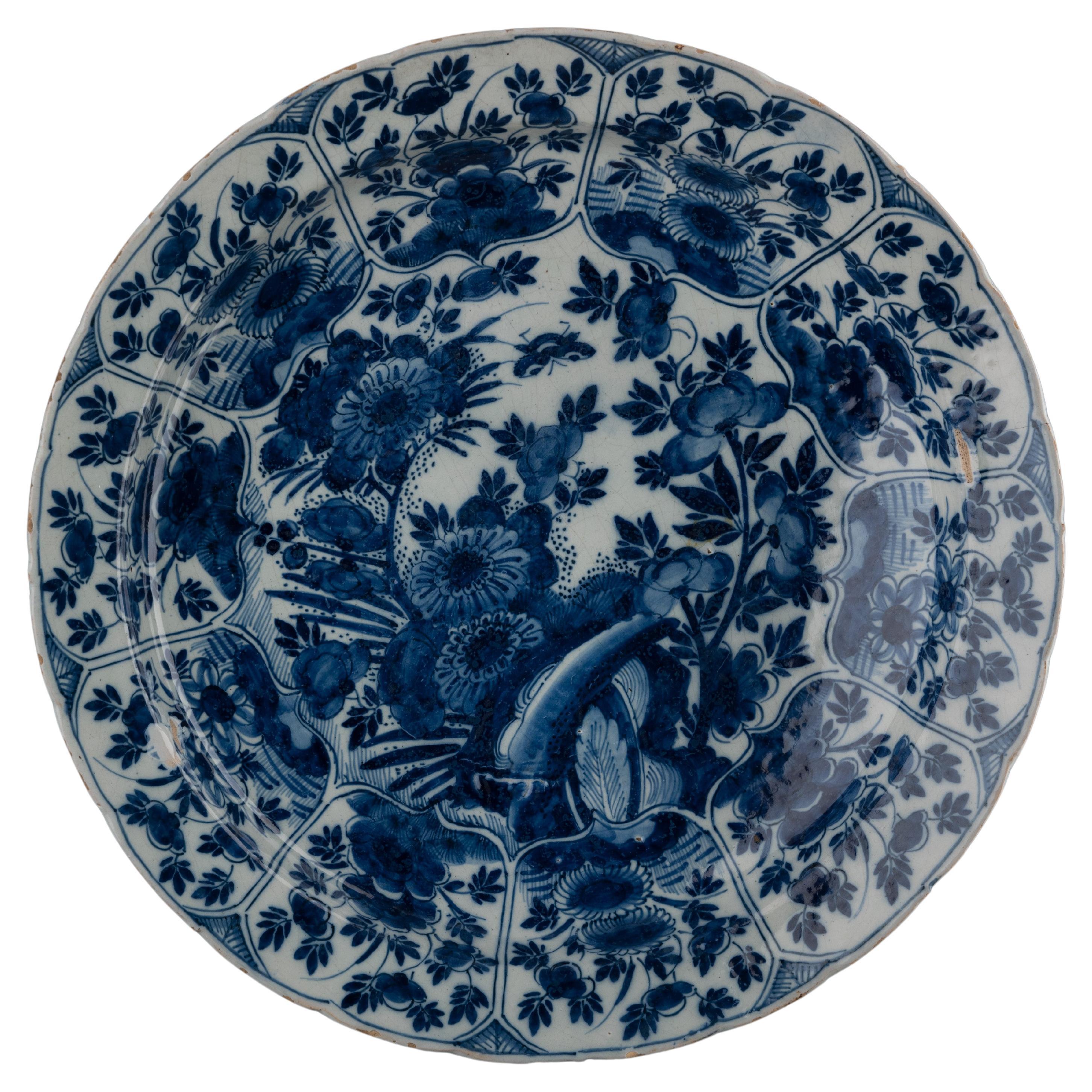 Blue and white chinoiserie charger Delft, 1691-1724 The Metal Pot pottery  For Sale