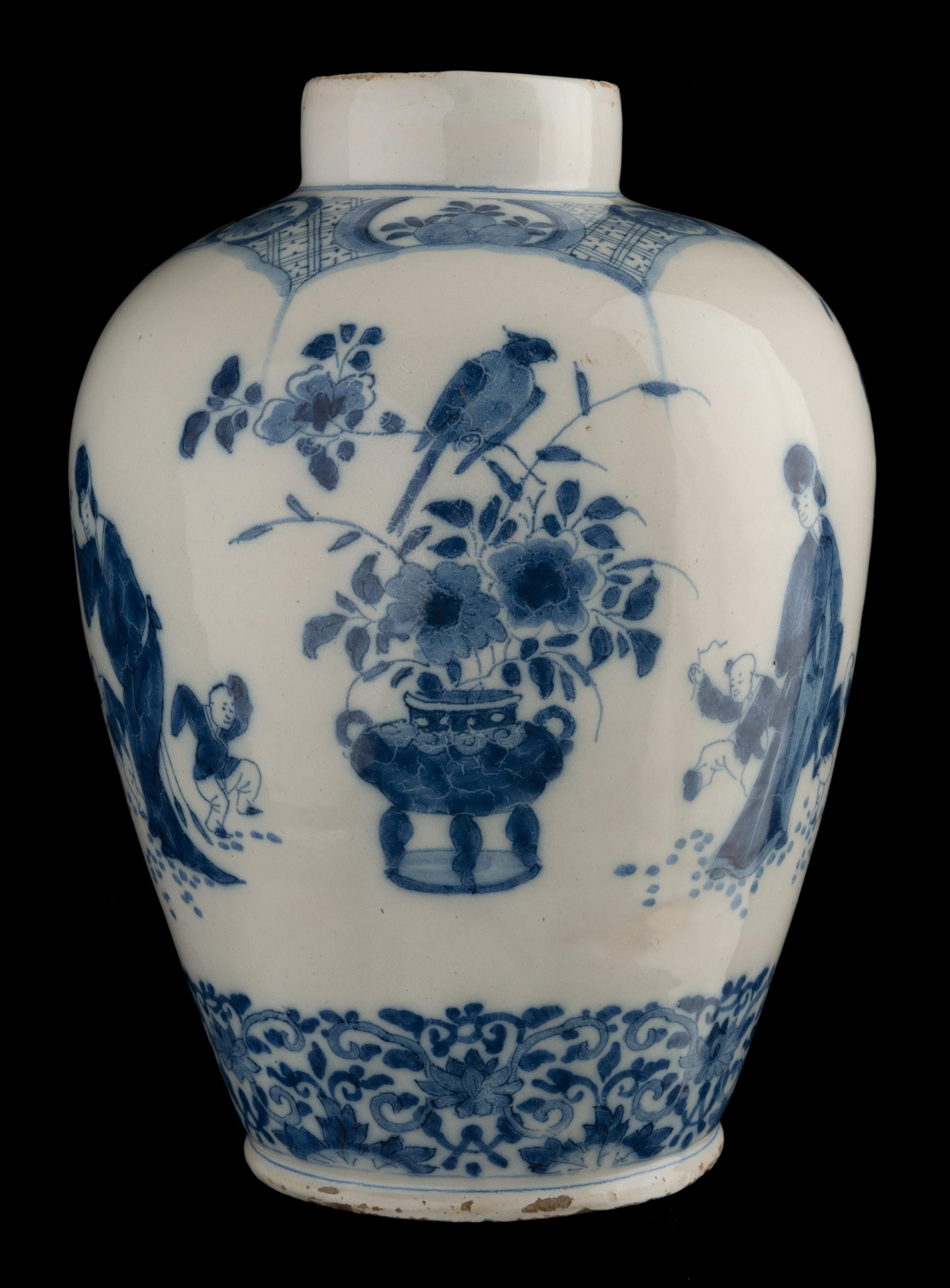 Ceramic Blue and white chinoiserie jar Delft, 1700-1720 height 28 cm / 11.02 in For Sale