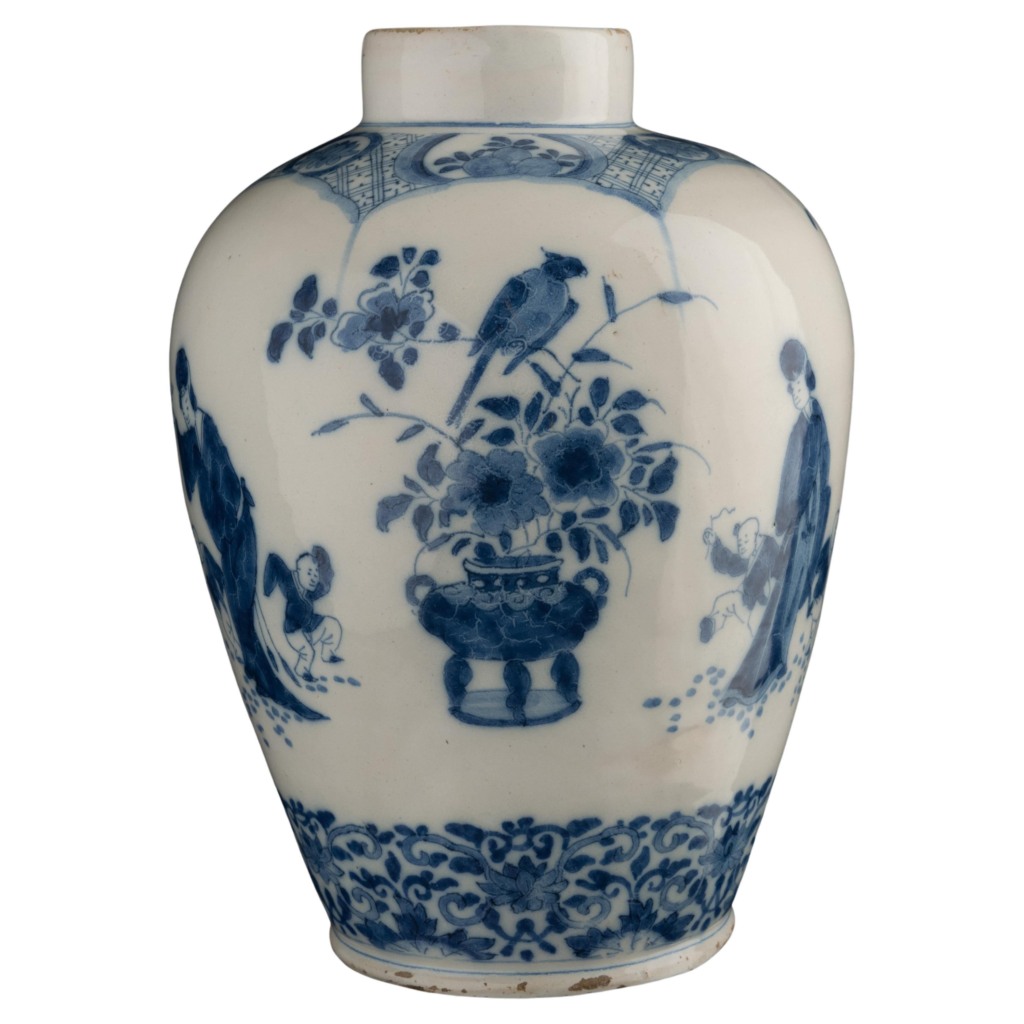 Blue and white chinoiserie jar Delft, 1700-1720 height 28 cm / 11.02 in For Sale