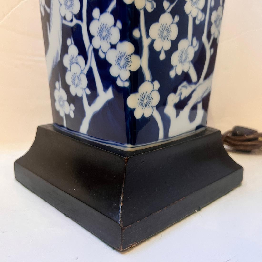 Lámpara Chinoiserie Azul y Blanca en venta 1