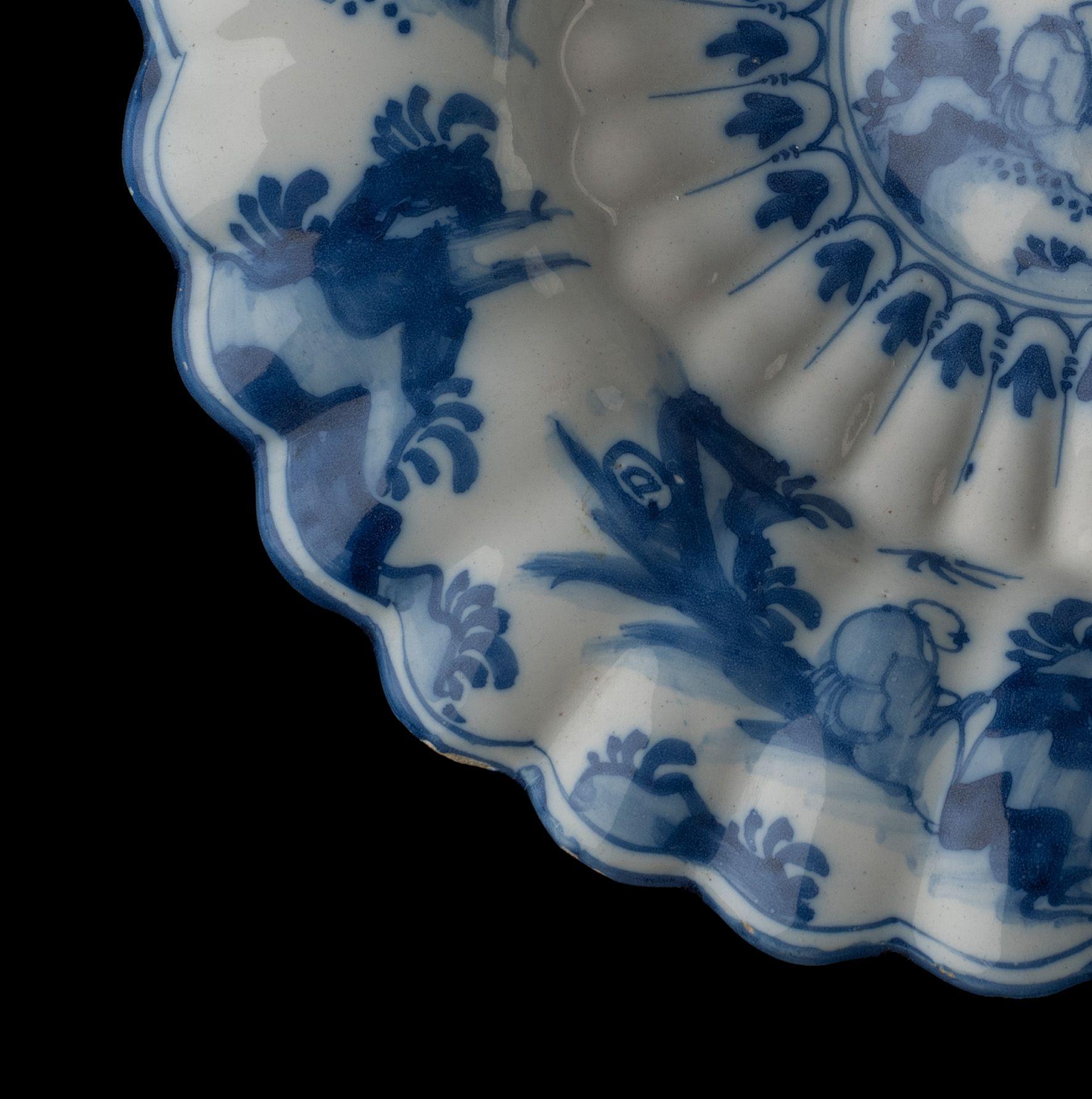 Blaue und weiße Chinoiserie-Liegeschale, Delfter Porzellan, 1650-1680 im Zustand „Gut“ im Angebot in ROSSUM, GE