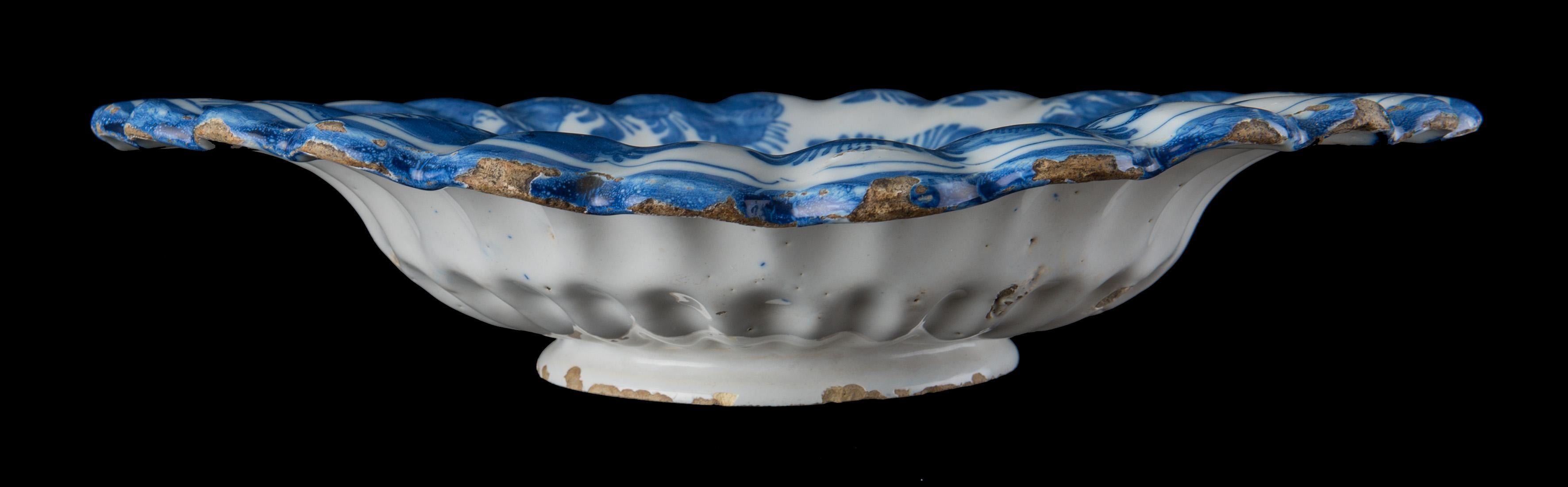 Blue and White Chinoiserie Lobed Dish, Delft, 1650-1680 For Sale 1