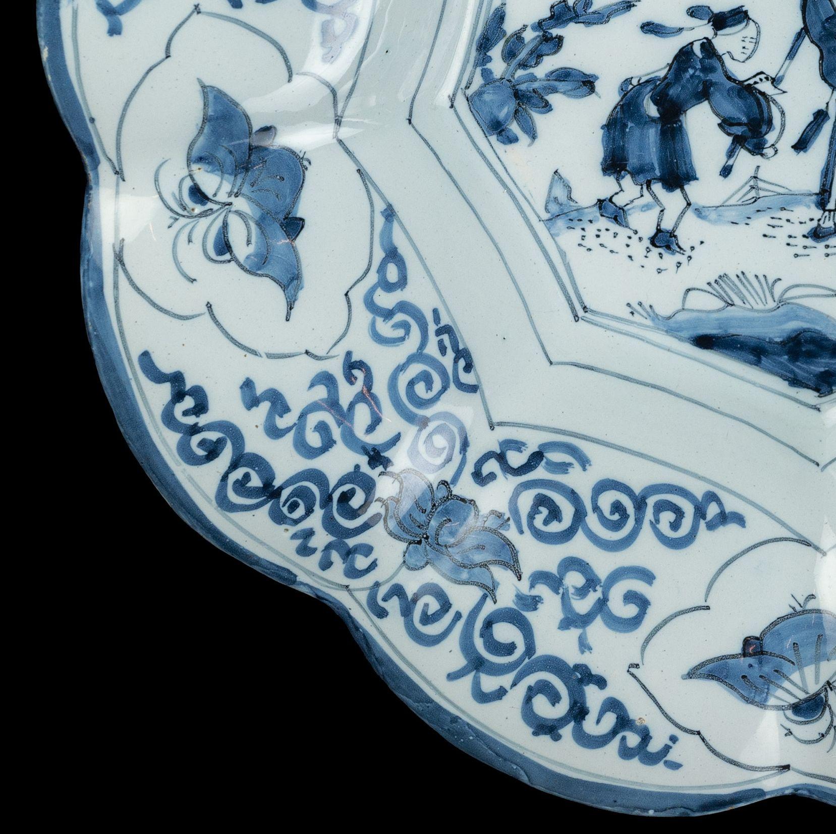 Blue and White Chinoiserie Lobed Dish, Delft, 1680-1700 For Sale 2