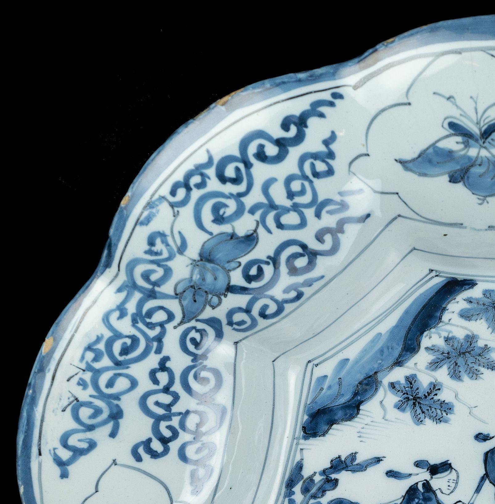 17th Century Blue and White Chinoiserie Lobed Dish, Delft, 1680-1700 For Sale