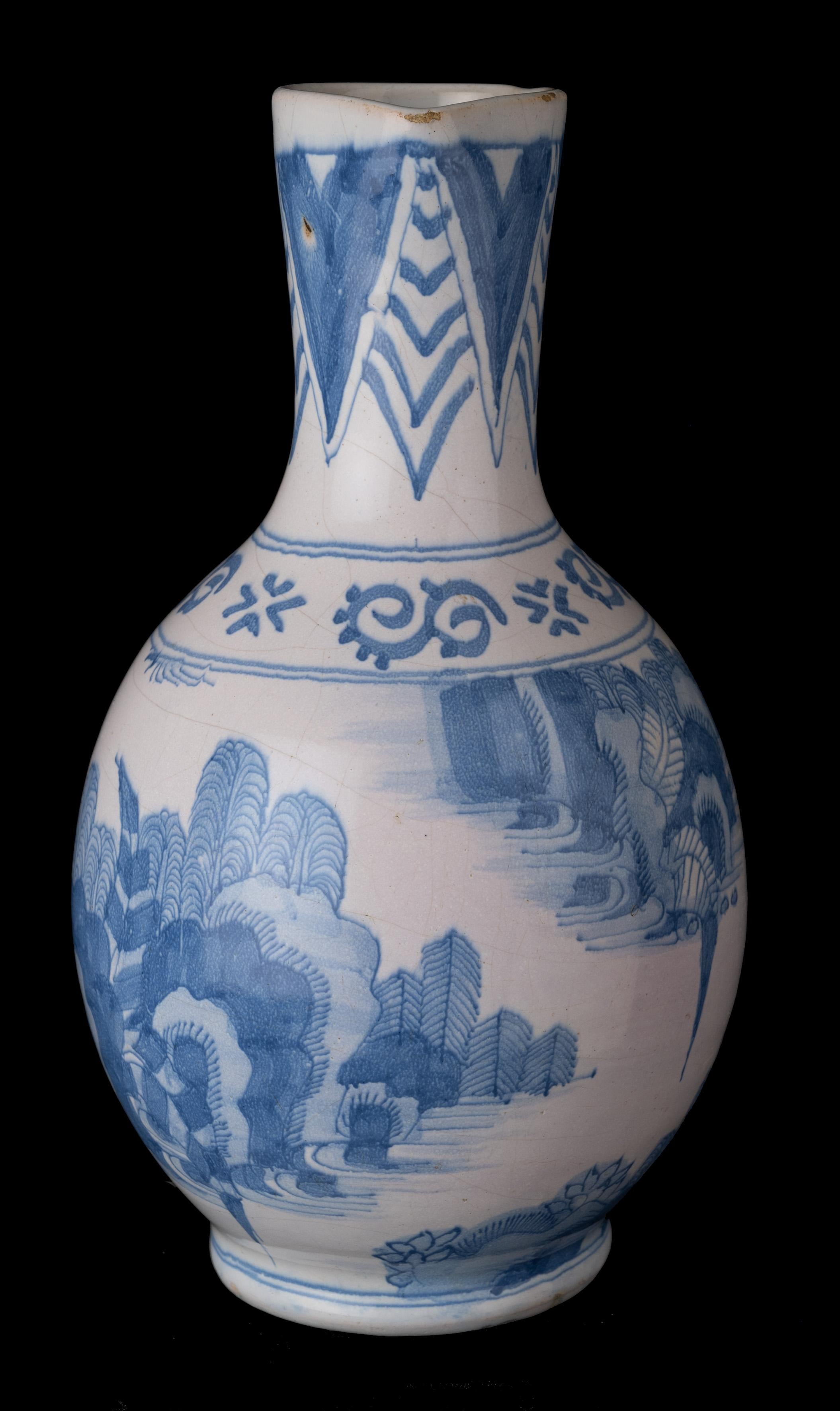 Blauer und weißer Chinoiserie-Weinkrug Delfter Porzellan, 1650-1670 (Niederländisch) im Angebot