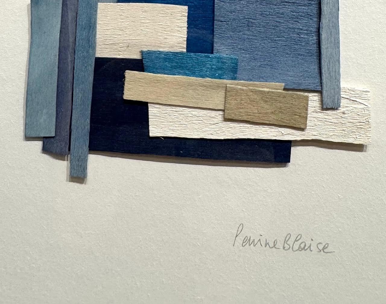 Collage del artista francés contemporáneo Perrine Blaise de finas láminas de madera pintadas en tonos azules y blancos.
Recién enmarcado en madera blanca.
Parte de una colección de cuatro piezas.
Firmado por el artista.