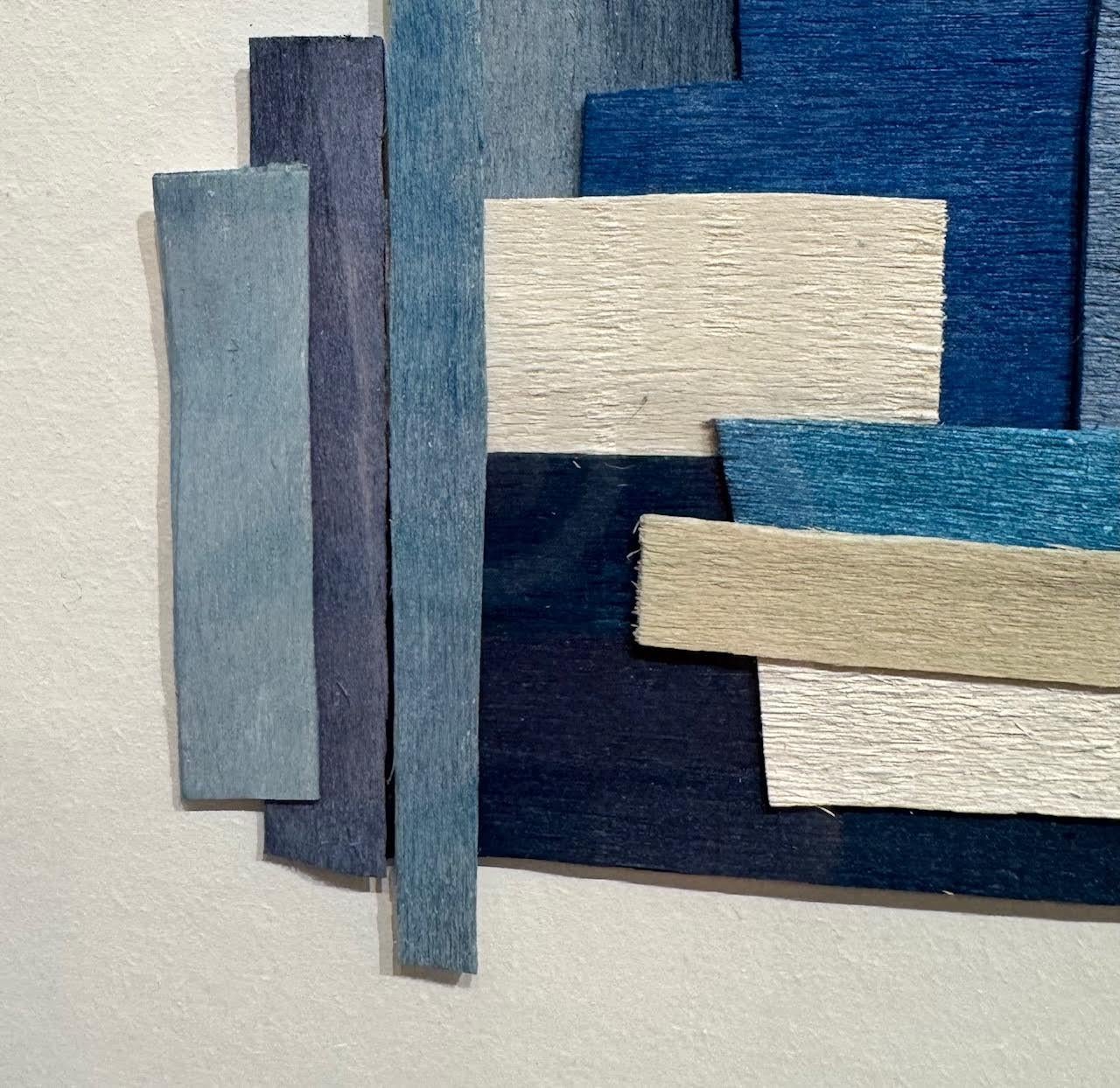 Collage Azul Y Blanco De Rebanadas Delgadas De Madera Pintadas, Contemporáneo, Francia Francés