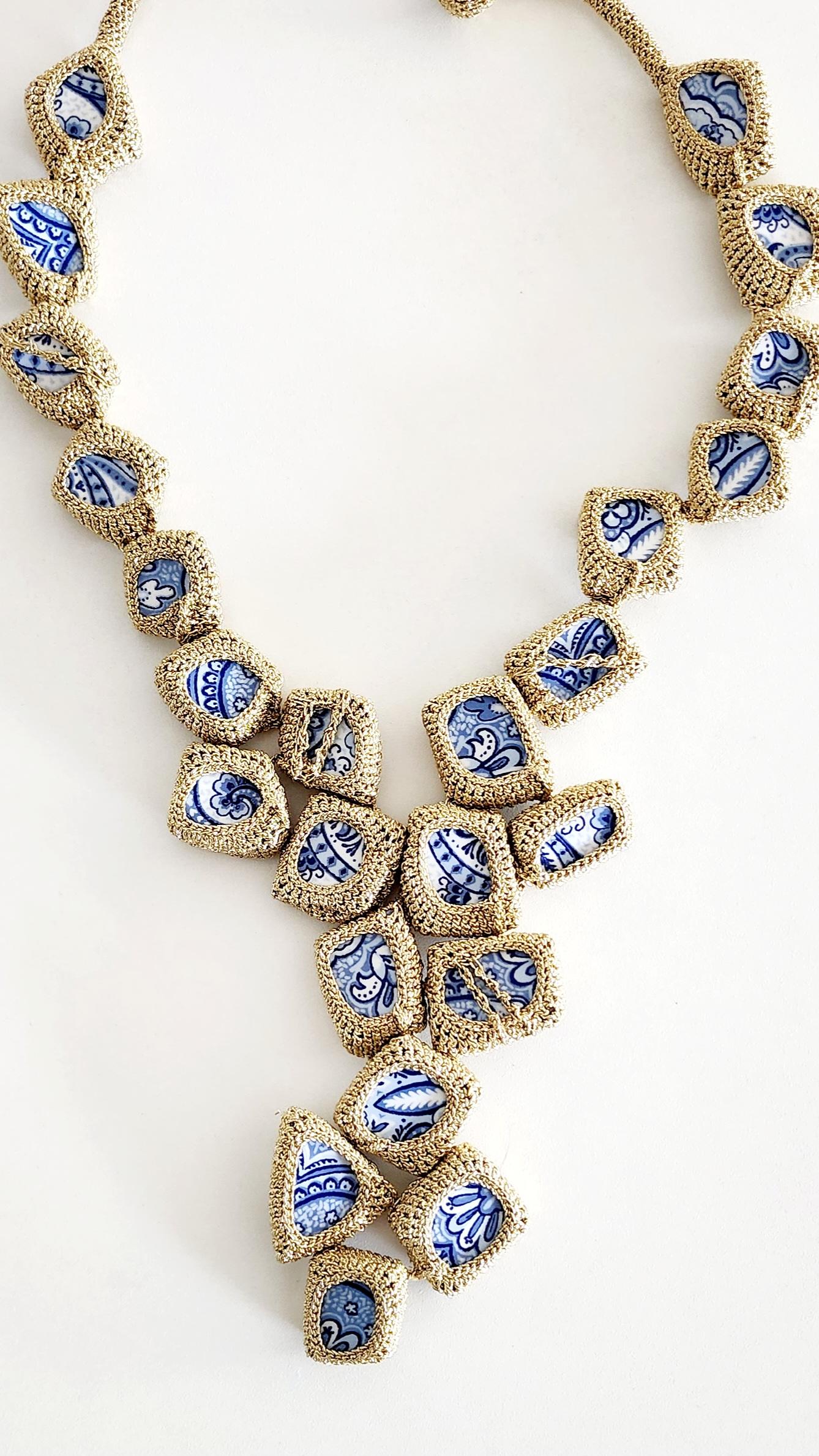 Blue and White cut Ceramics Hand Crochet Golden Thread Necklace In New Condition For Sale In Kfar Sava, IL