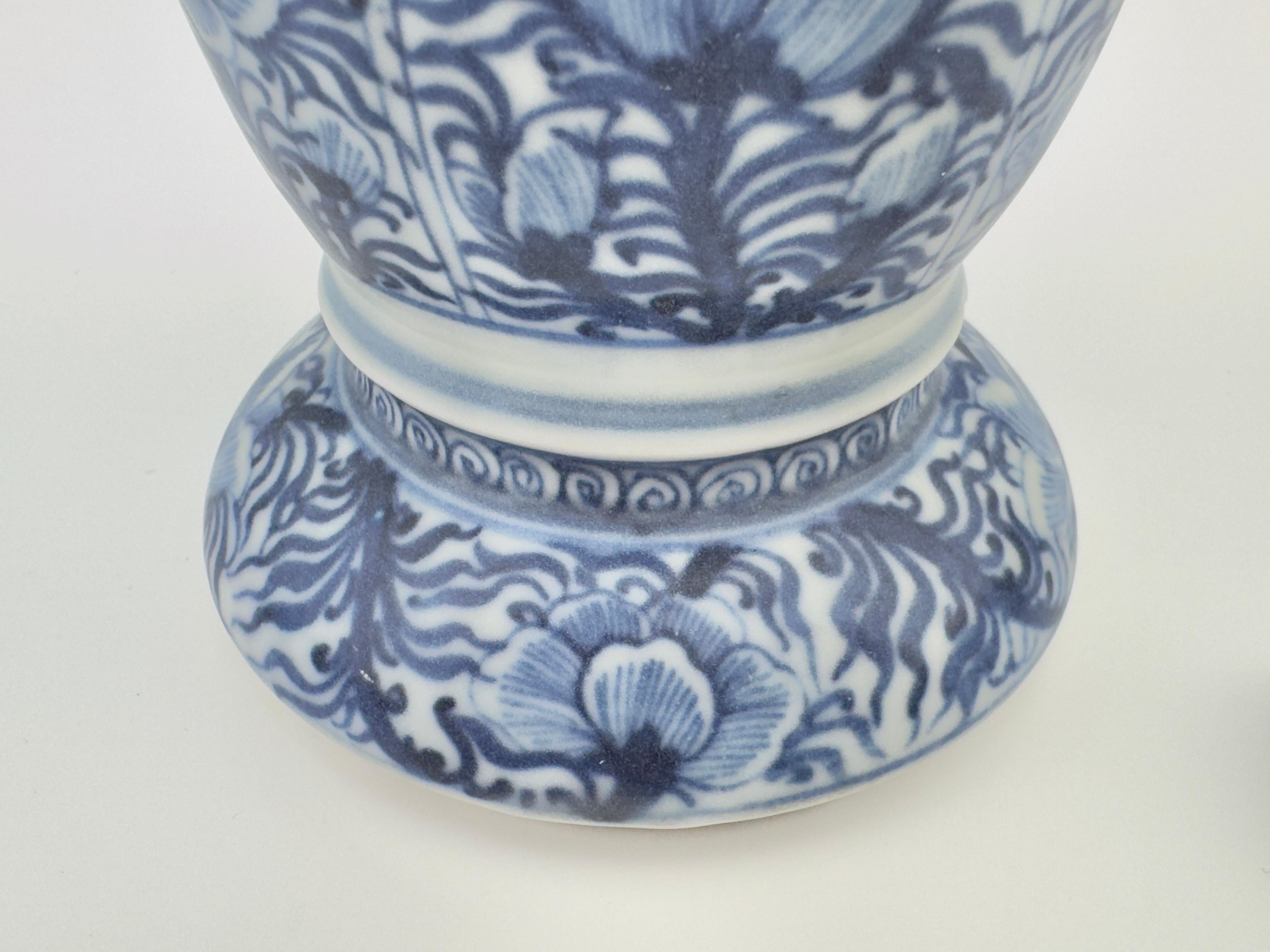 Blue and White Deep Beaker, Qing Dynasty, Kangxi era, circa 1690 For Sale 1