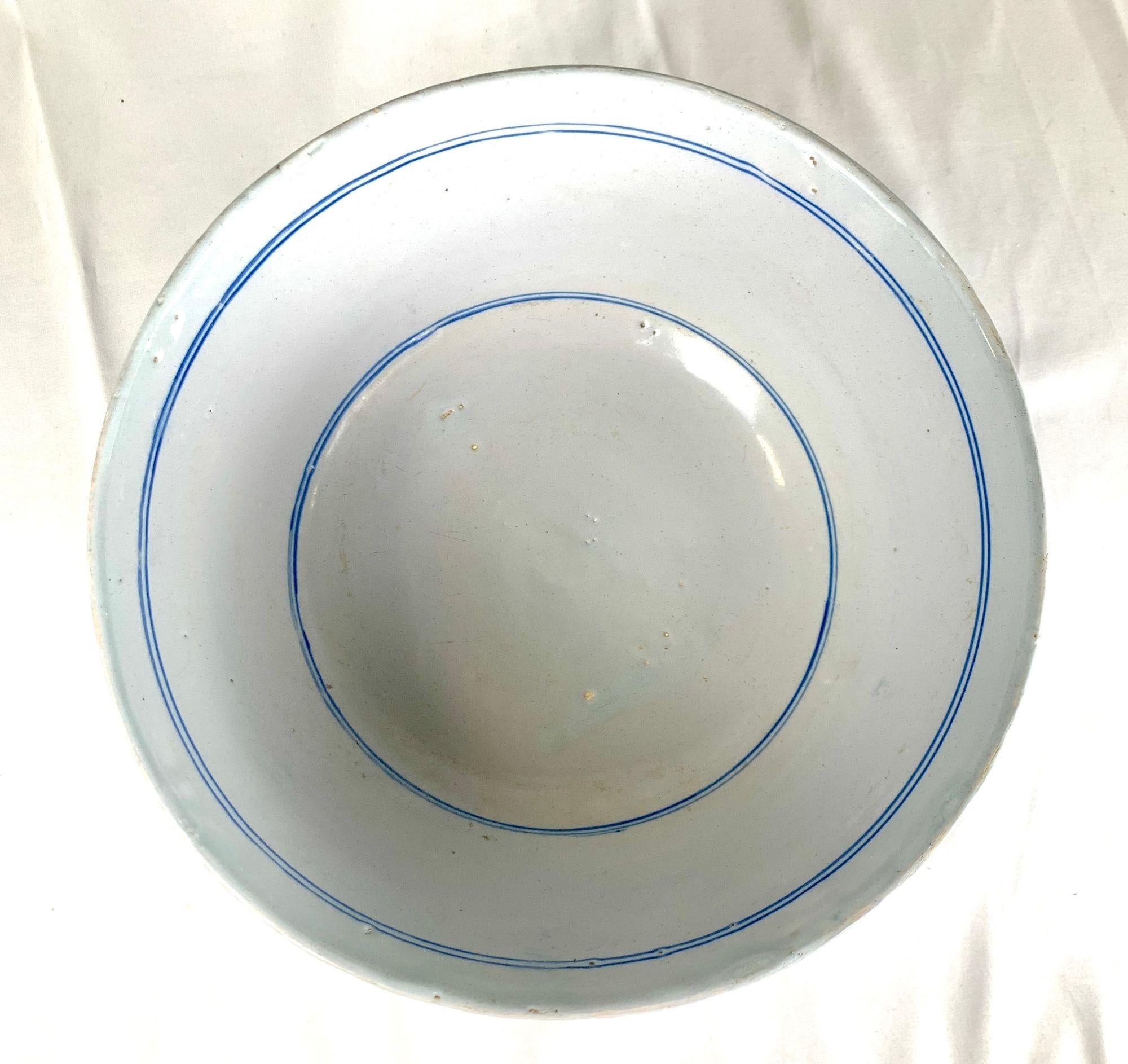 Blue and White Delft Bowl Netherlands Hand Painted 18th Century Circa 1770 In Excellent Condition For Sale In Katonah, NY