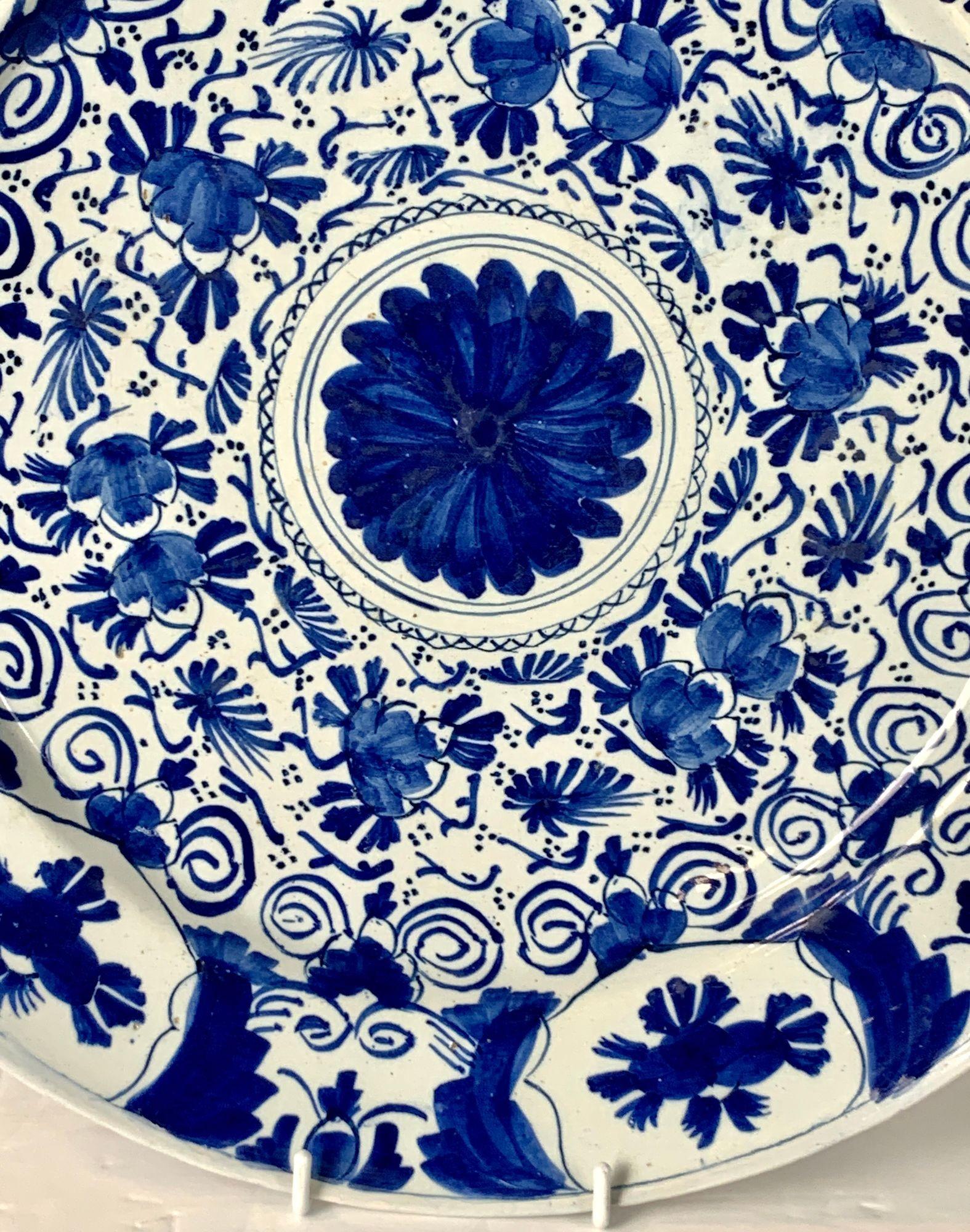 Blue and White Delft Charger Antique Made Netherlands Circa 1770 In Excellent Condition In Katonah, NY