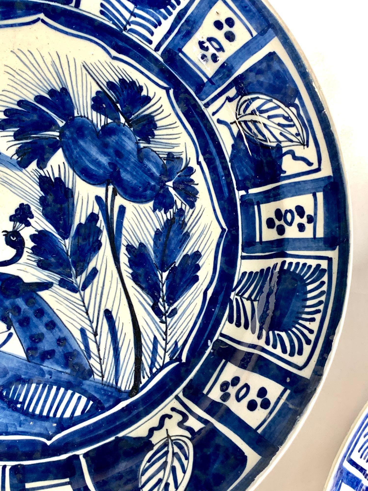 Blue and White Delft Charger hand Painted 18th Century Netherlands Circa 1760 In Excellent Condition For Sale In Katonah, NY