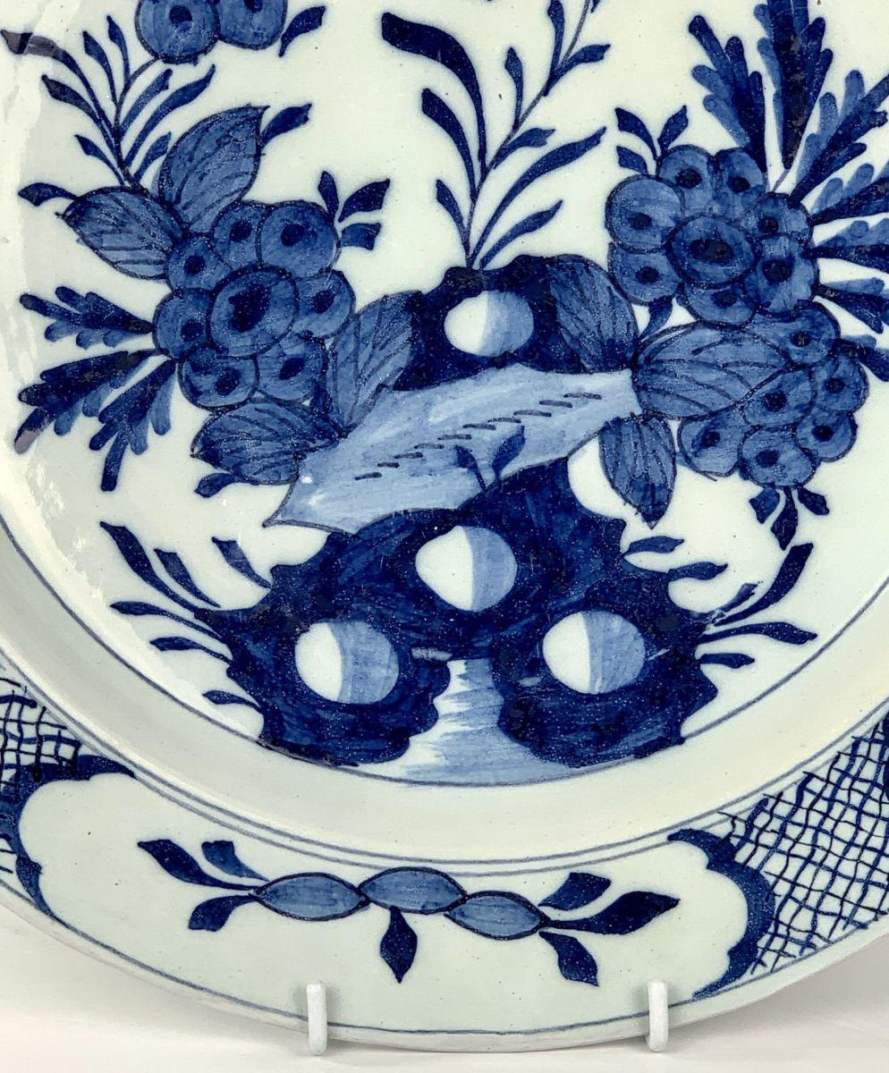 Blue and White Delft Charger Hand Painted Mid-18th Century, Circa 1765 For Sale 6