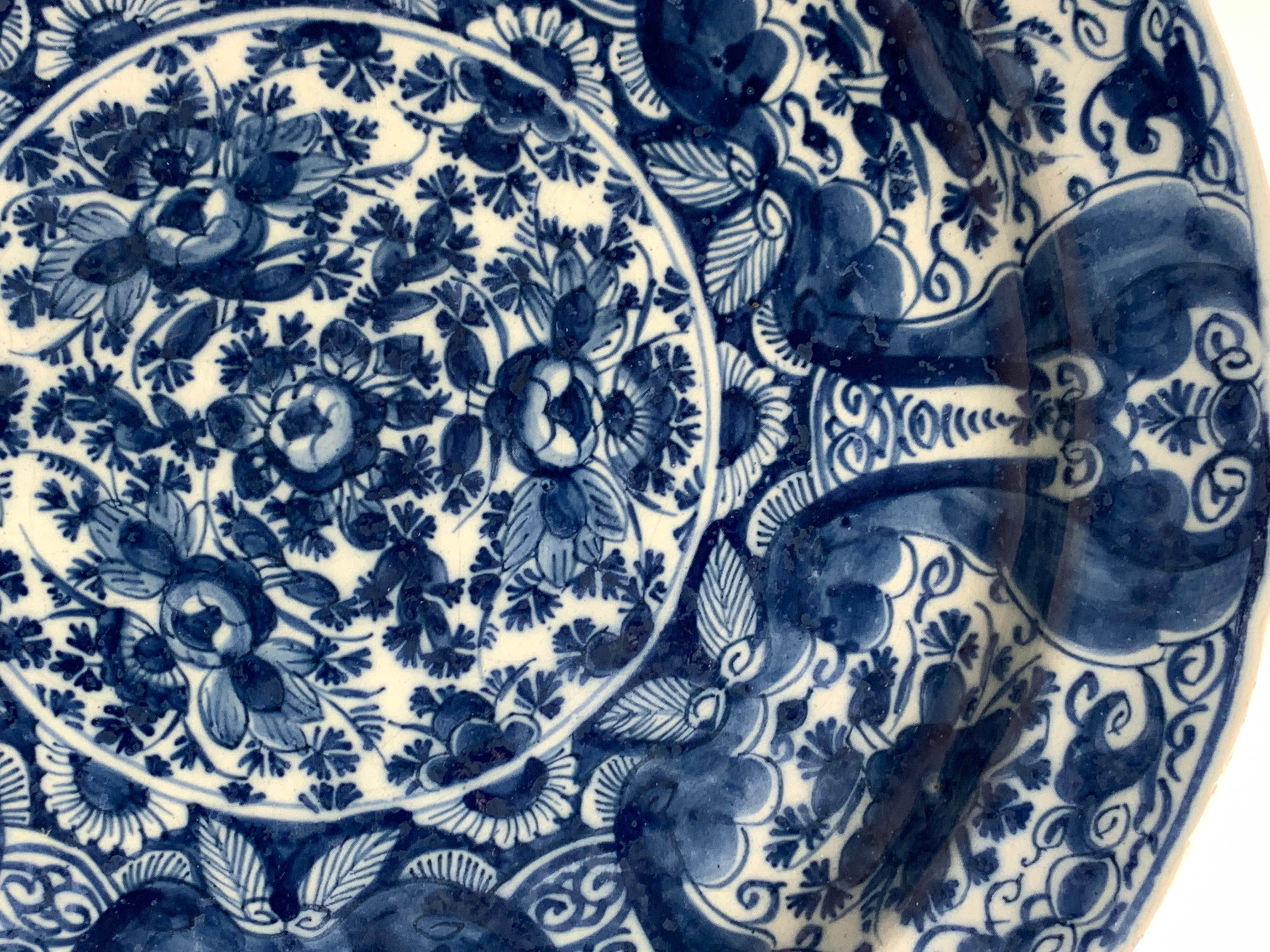 Blue and White Delft Charger Hand-Painted, Netherlands, 18th Century, Circa 1760 In Excellent Condition In Katonah, NY