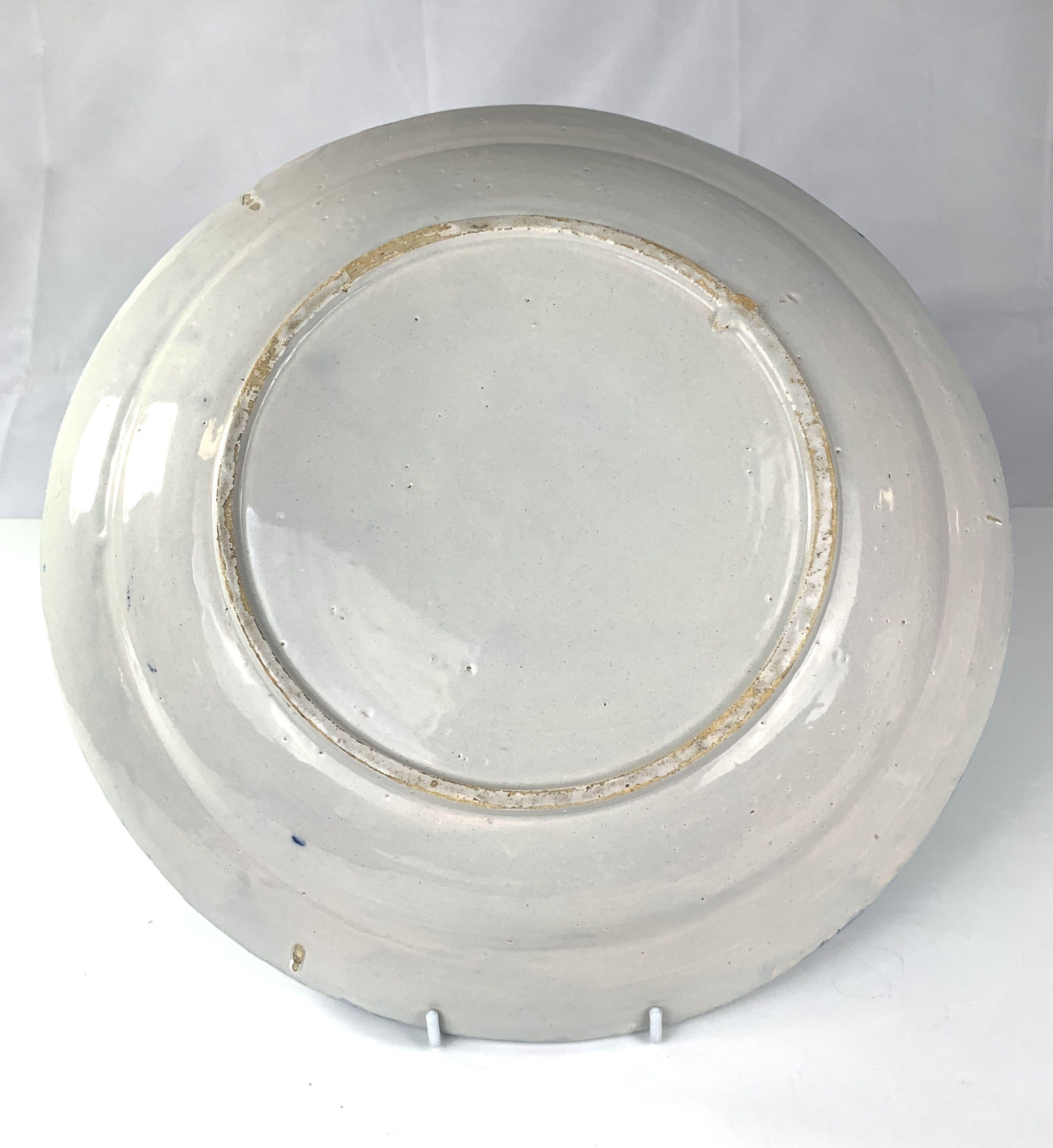 Assiette de présentation en faïence de Delft bleue et blanche fabriquée aux Pays-Bas vers 1770 Décoration chinoiseries en vente 2