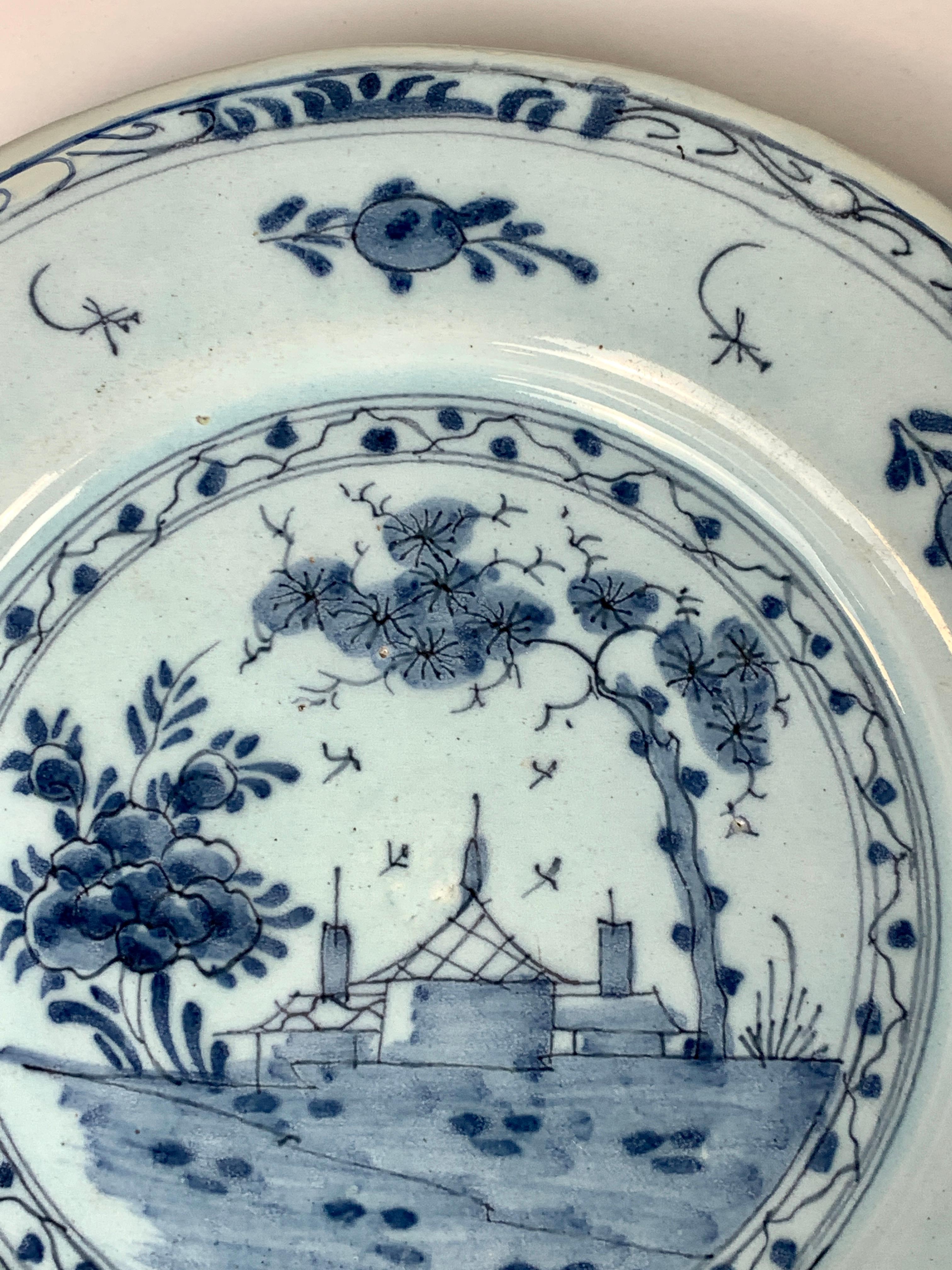 Blue and White Delft Dish Hand-Painted 18th Century, England, Circa 1760 For Sale 1