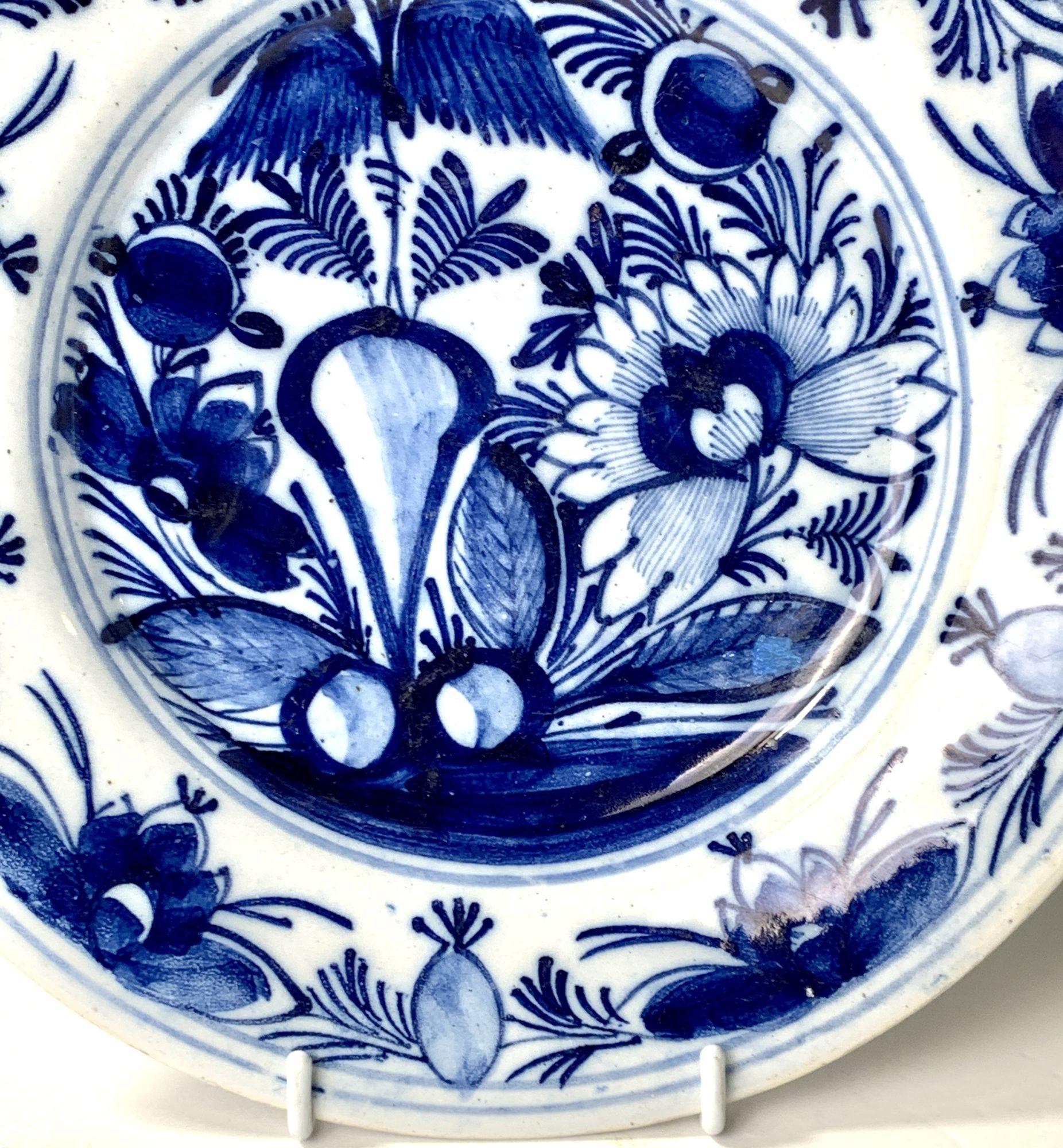 Blue and White Delft Dish Netherlands Circa 1800 In Excellent Condition For Sale In Katonah, NY