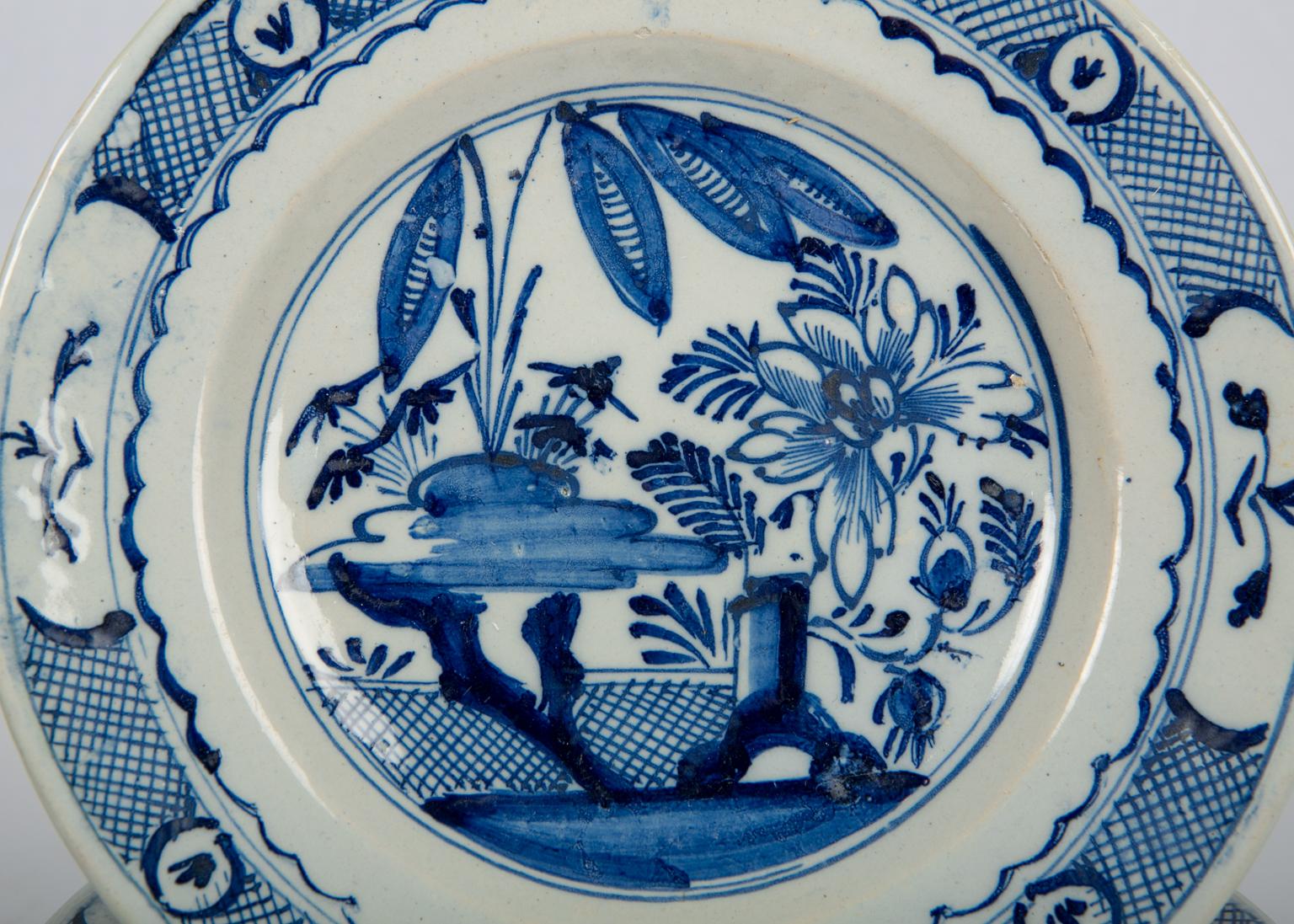 Six Delft Blue and White Dishes 18th Century circa 1785 (Handbemalt)