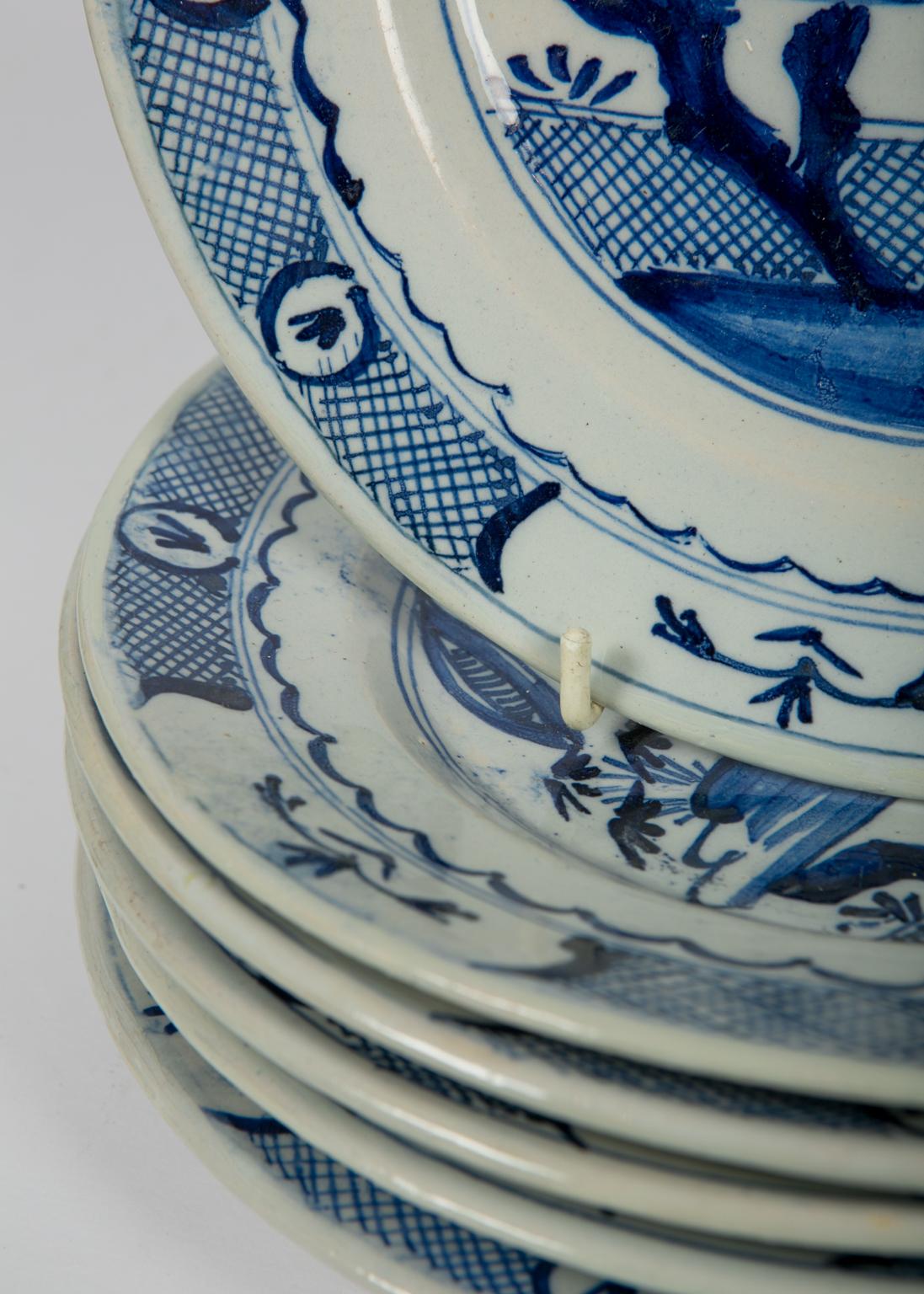 Six Delft Blue and White Dishes 18th Century circa 1785 In Good Condition In Katonah, NY